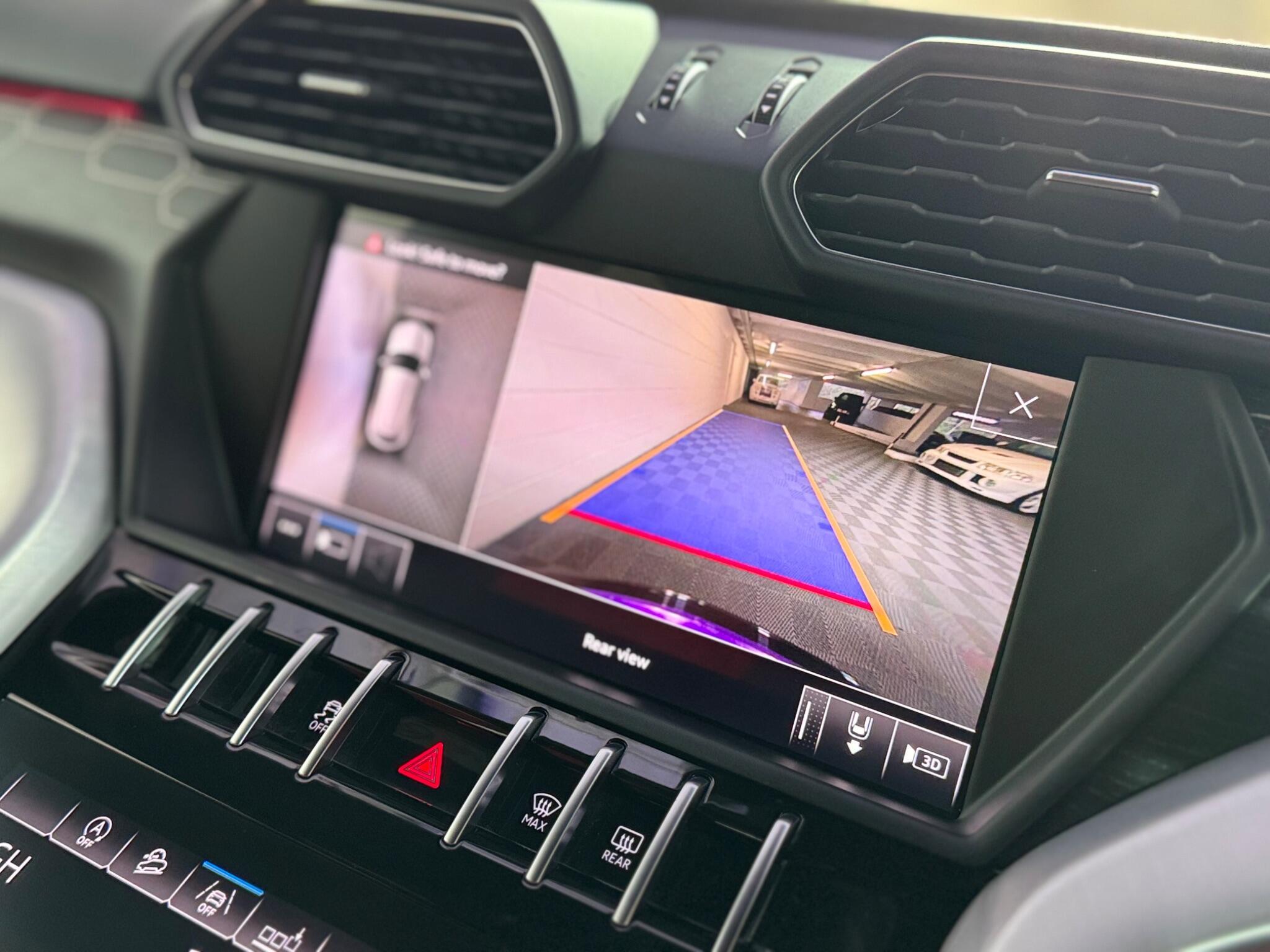 Lamborghini Urus - Image 13