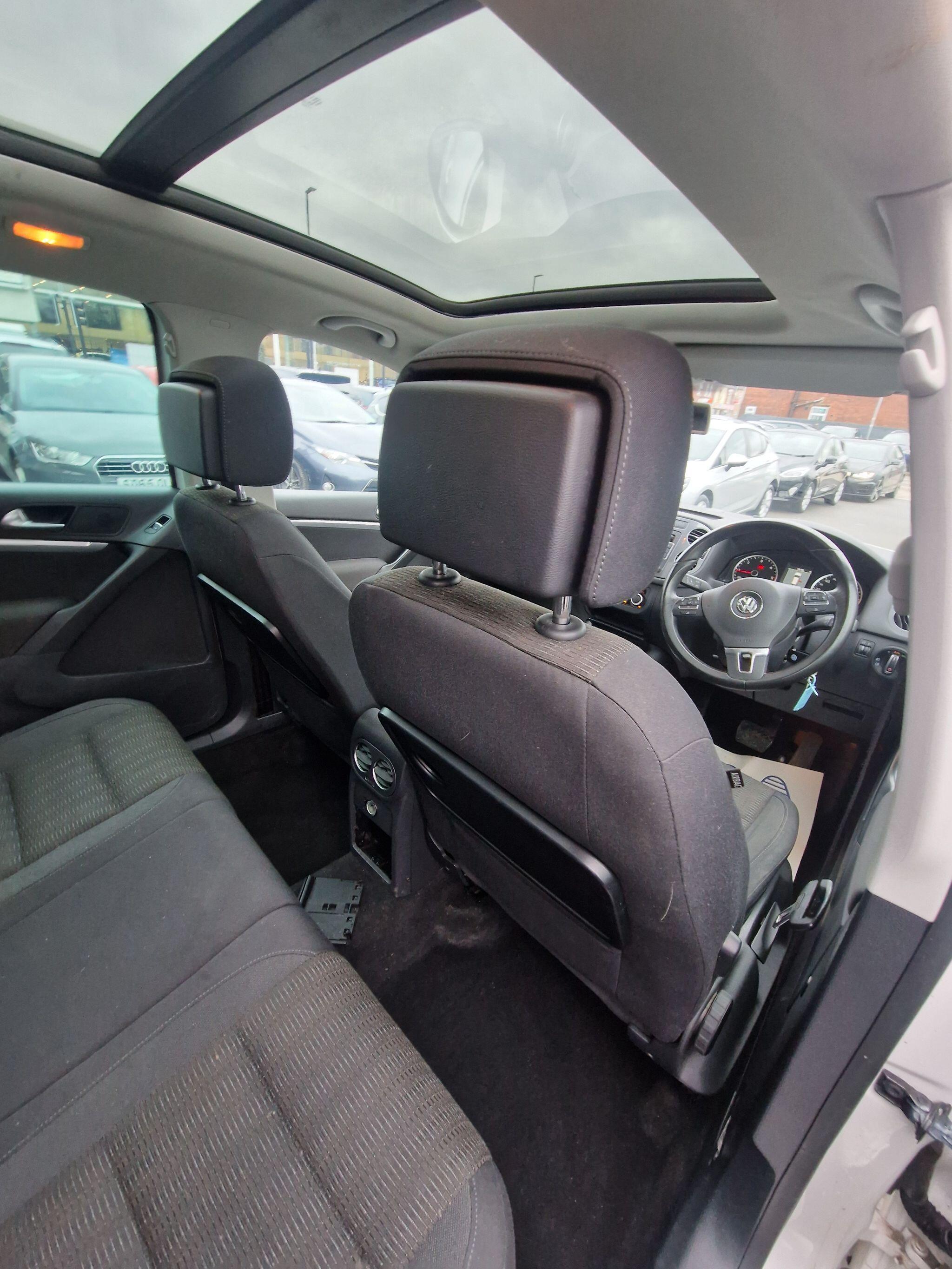 Volkswagen Tiguan - Image 34