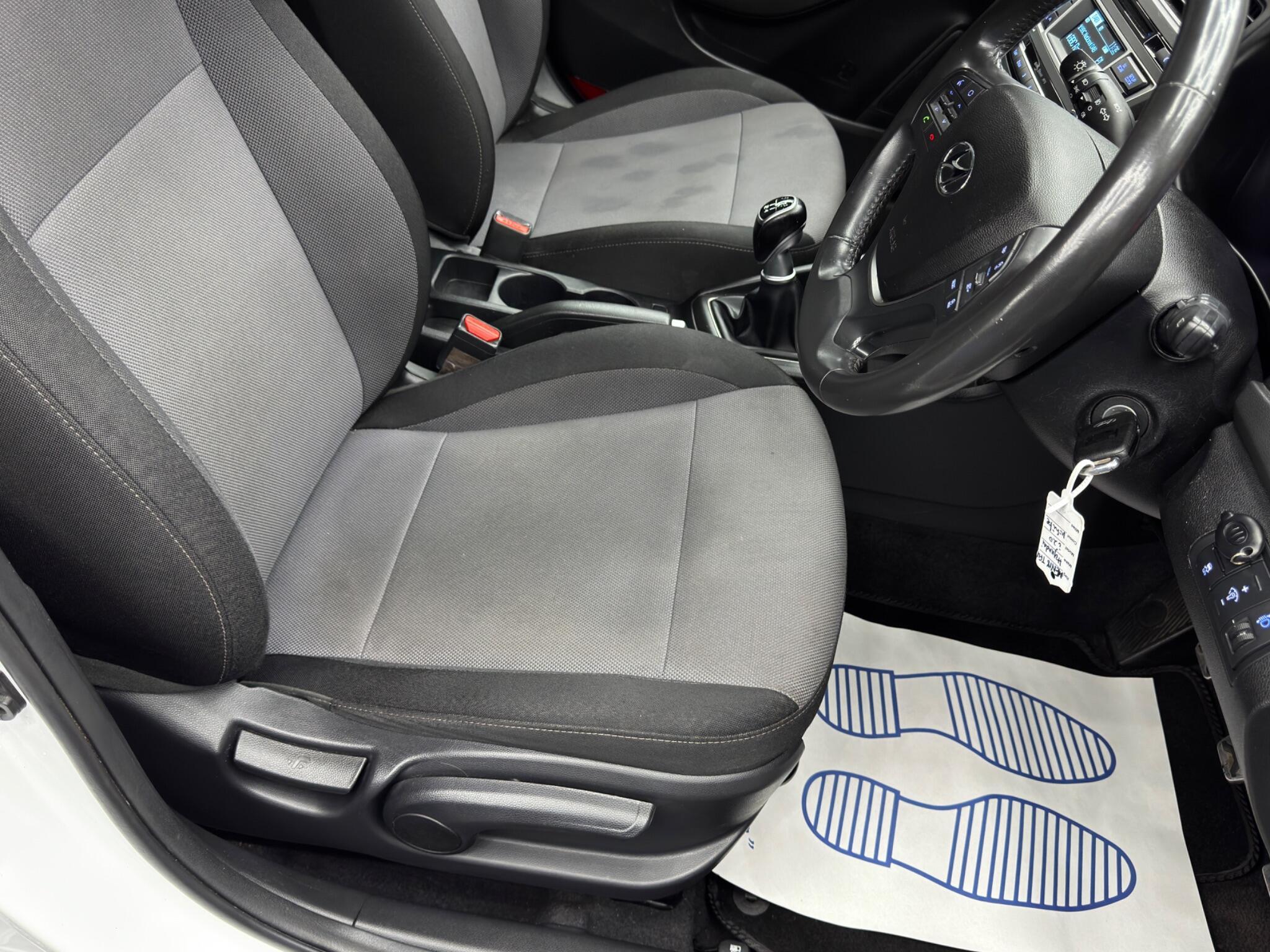 Hyundai i20 - Image 13