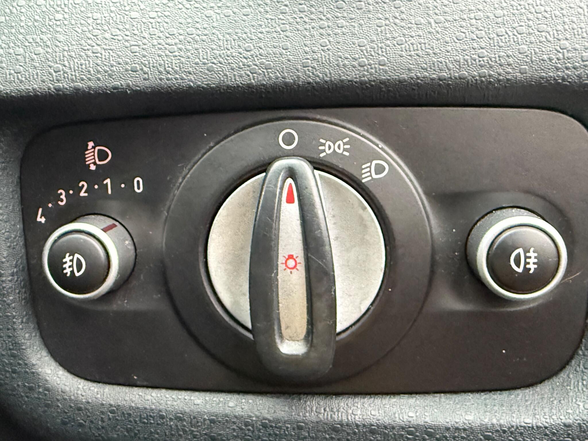 Ford Fiesta - Image 27