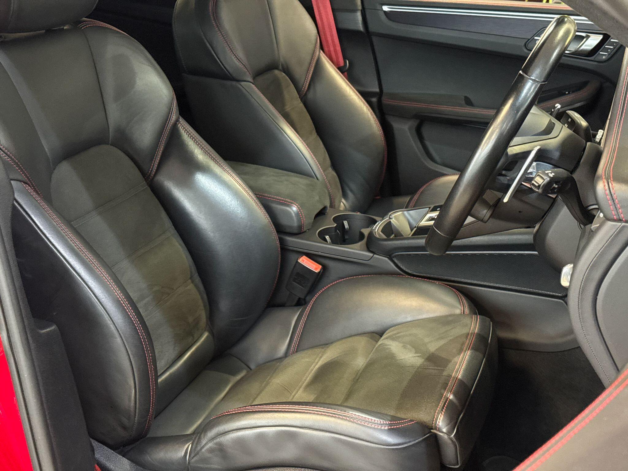 Porsche Macan - Image 31