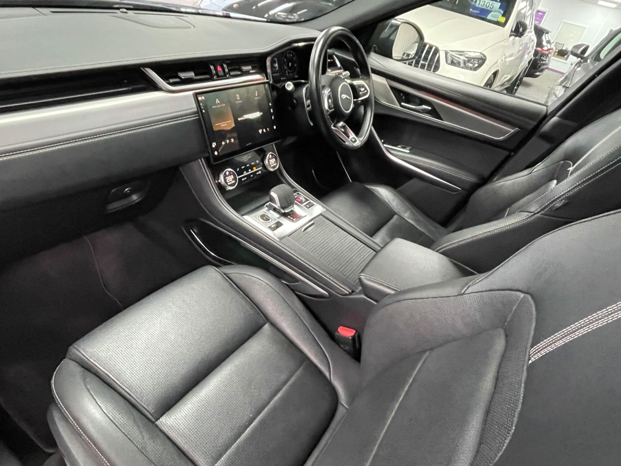 Jaguar F-Pace - Image 32
