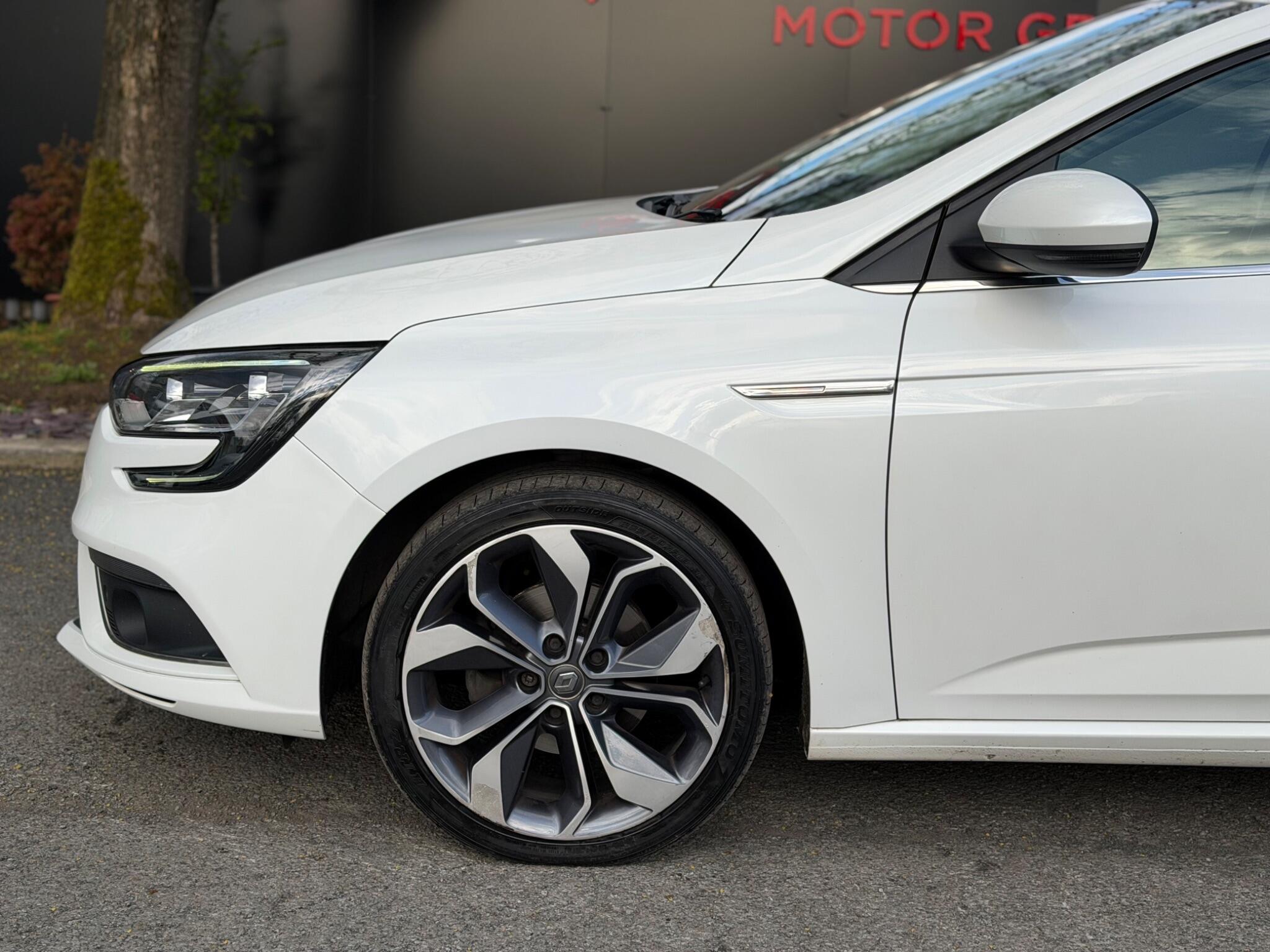 Renault Megane - Image 32