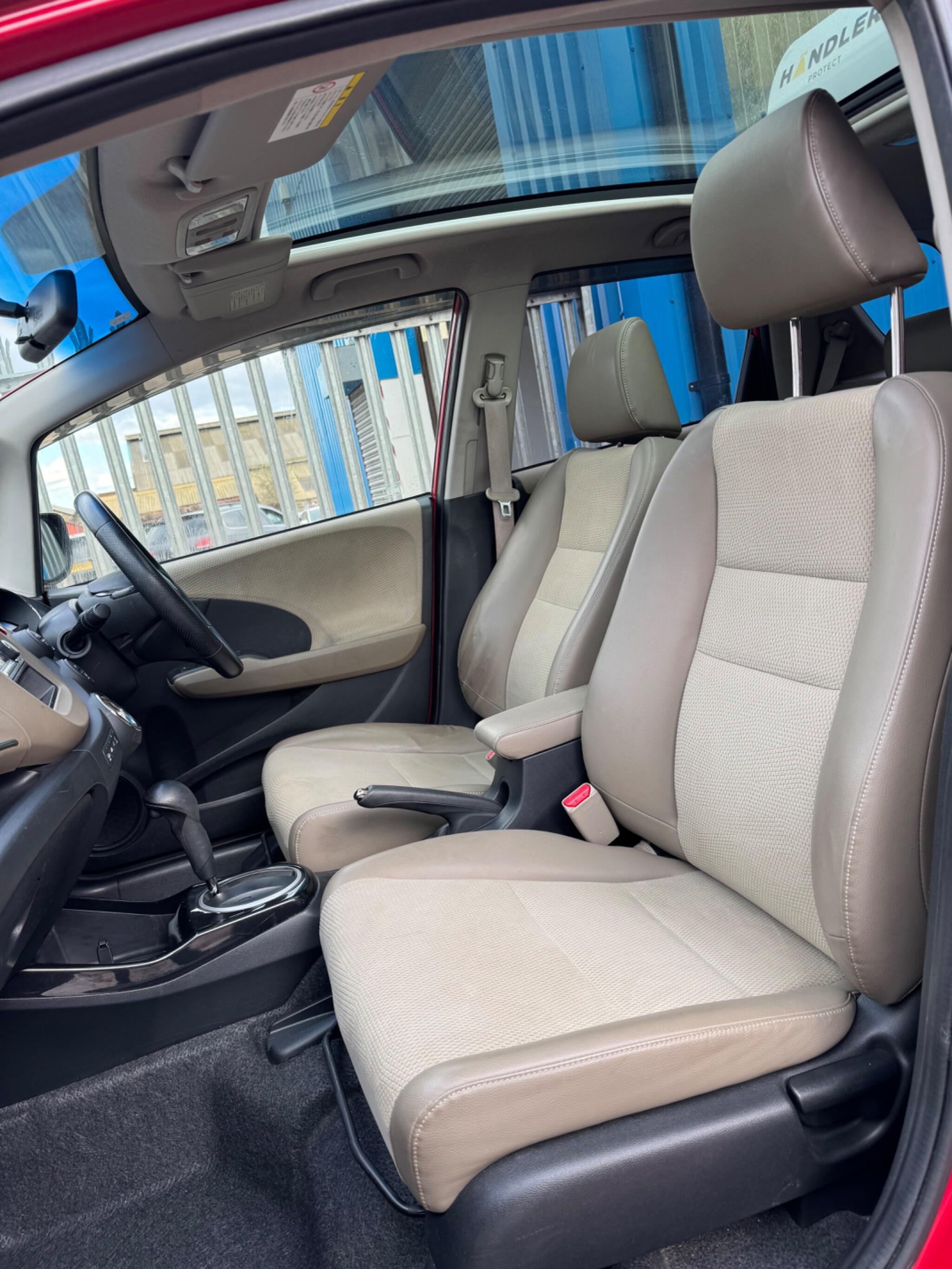 Honda FIT - Image 34