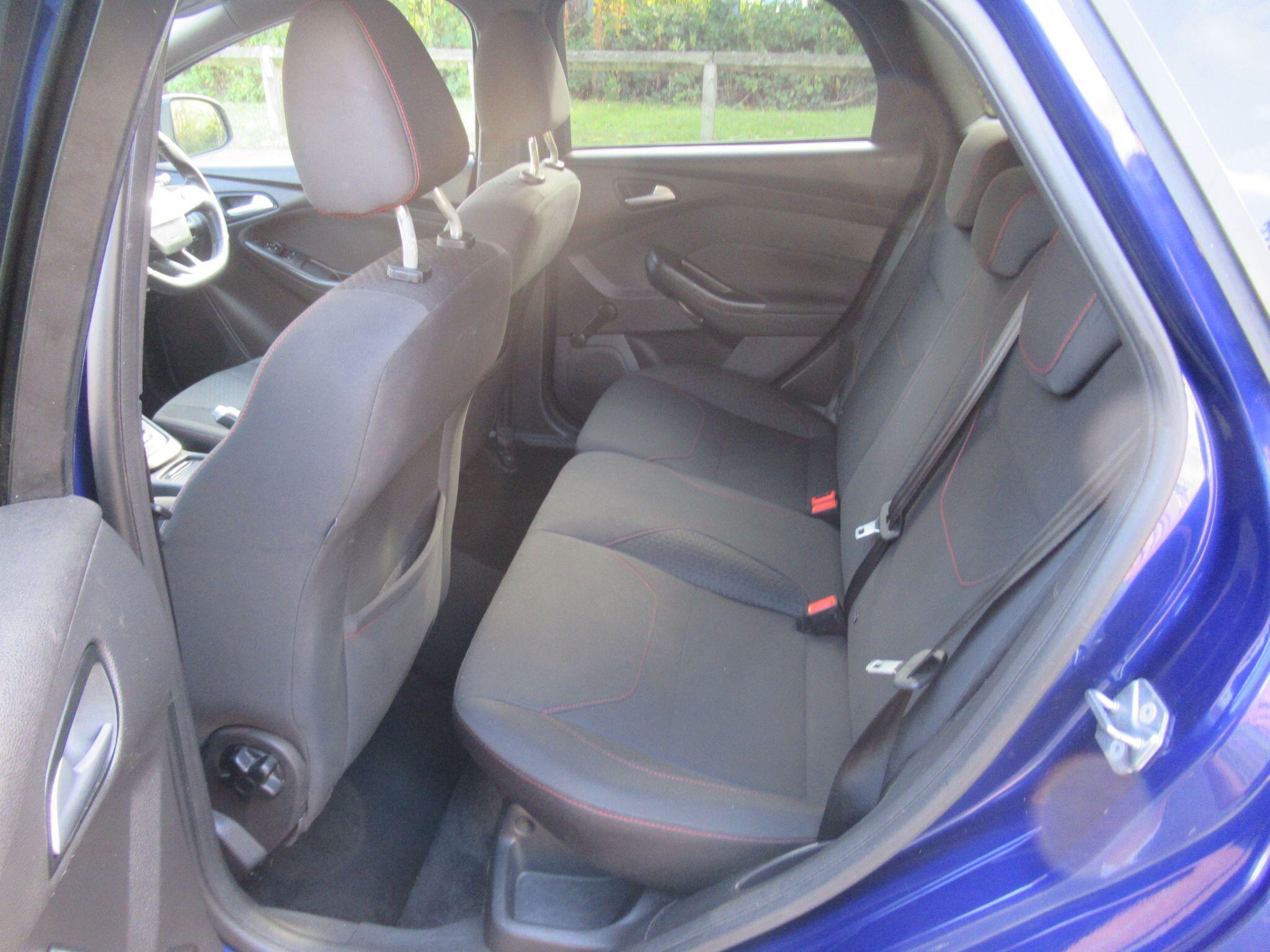 Ford Focus - Image 16