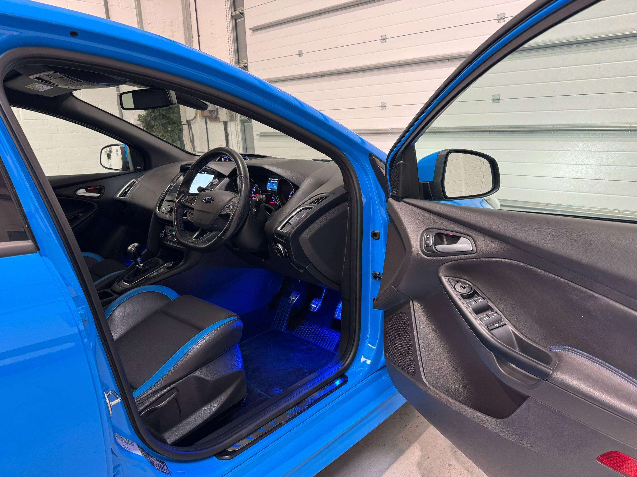 Ford Focus - Image 19