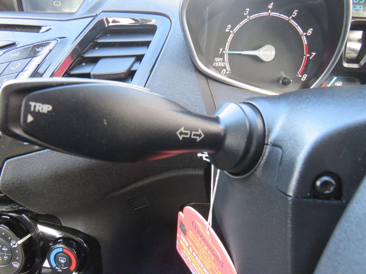 Ford Fiesta - Image 18