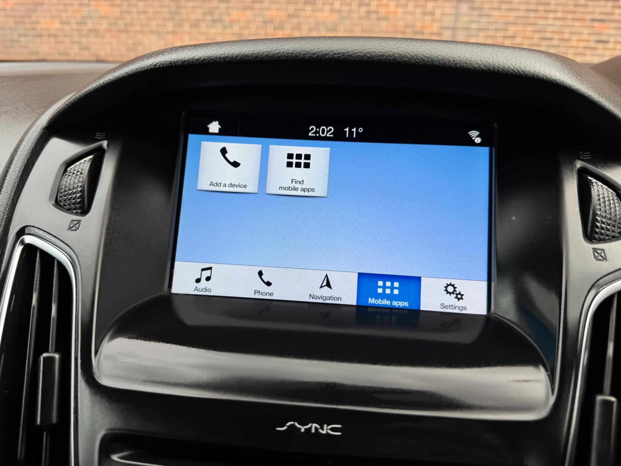 Ford Focus - Image 41