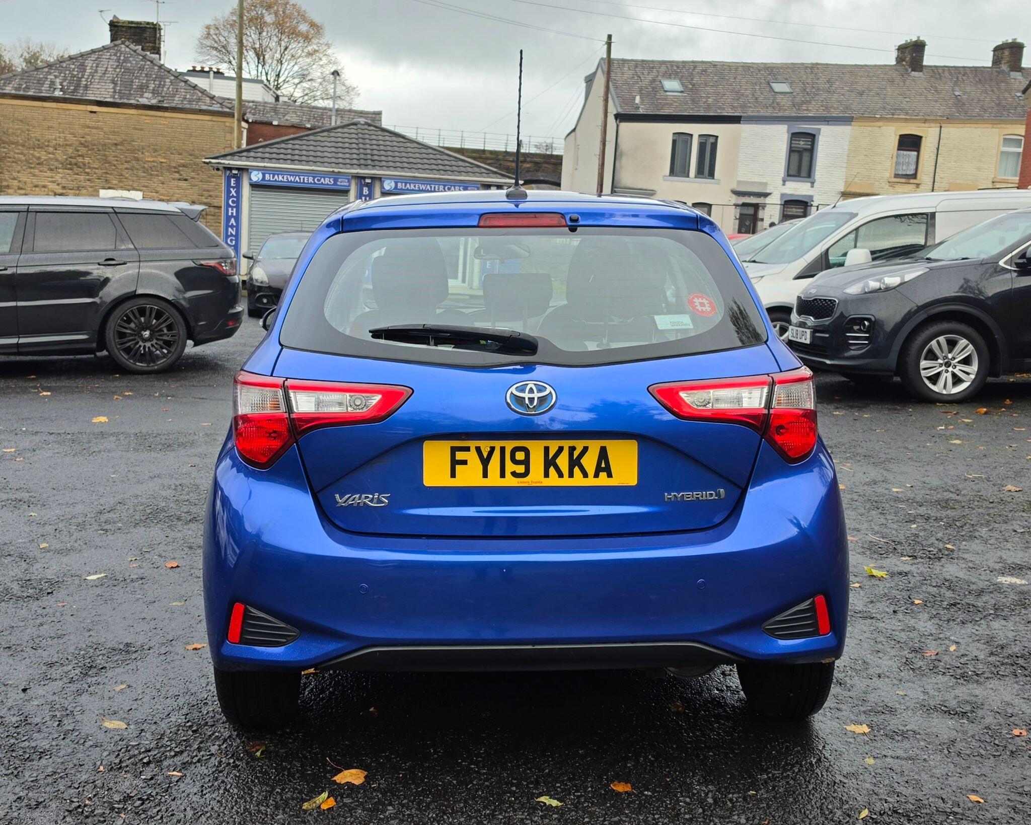 Toyota Yaris - Image 6