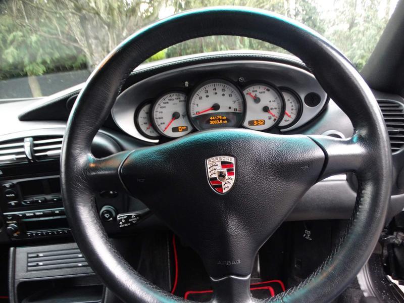 Porsche 911 - Image 6