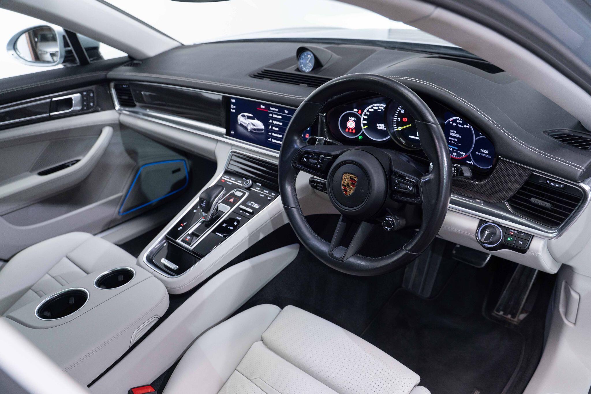 Porsche Panamera - Image 7