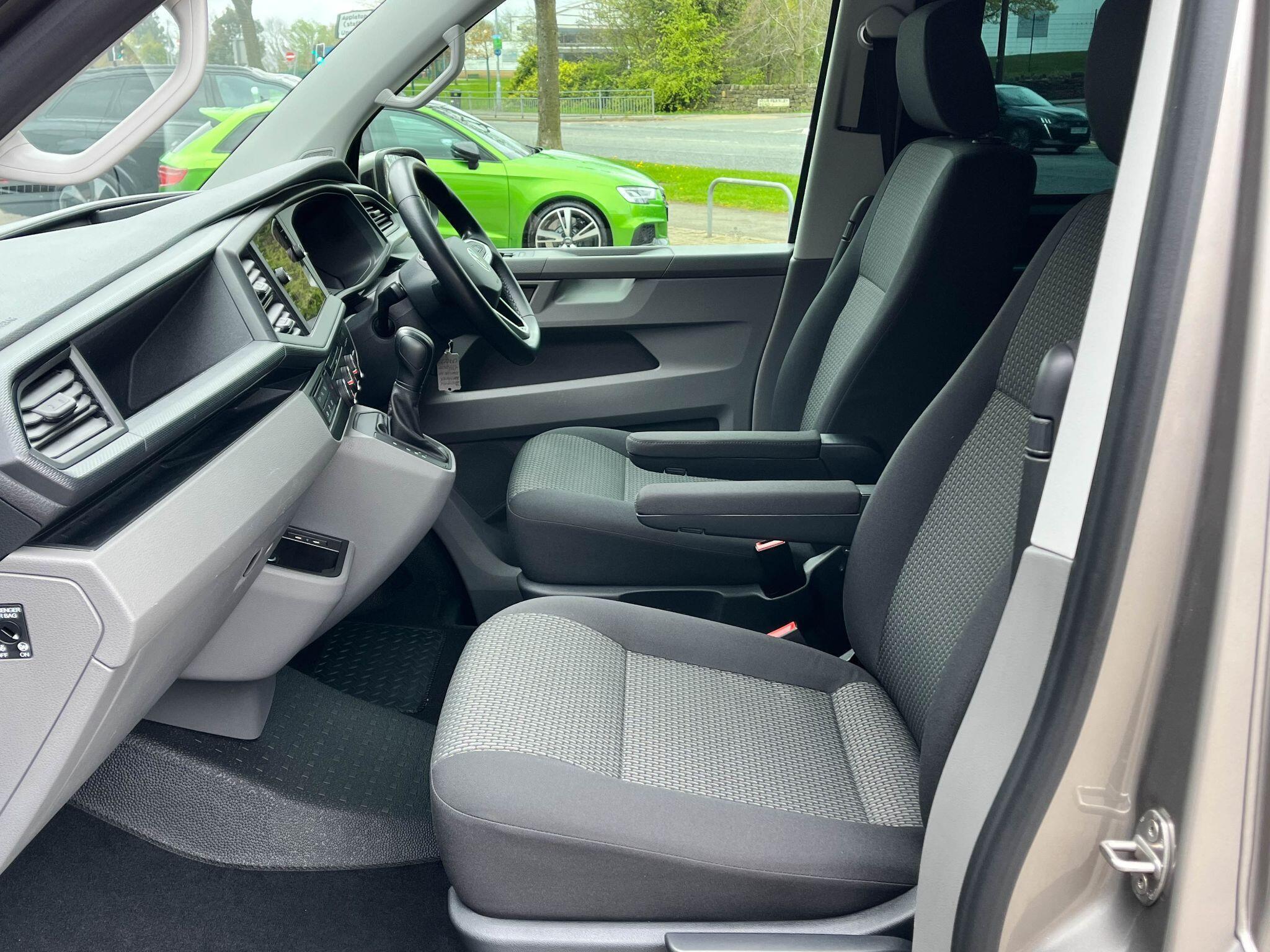 Volkswagen Transporter - Image 7