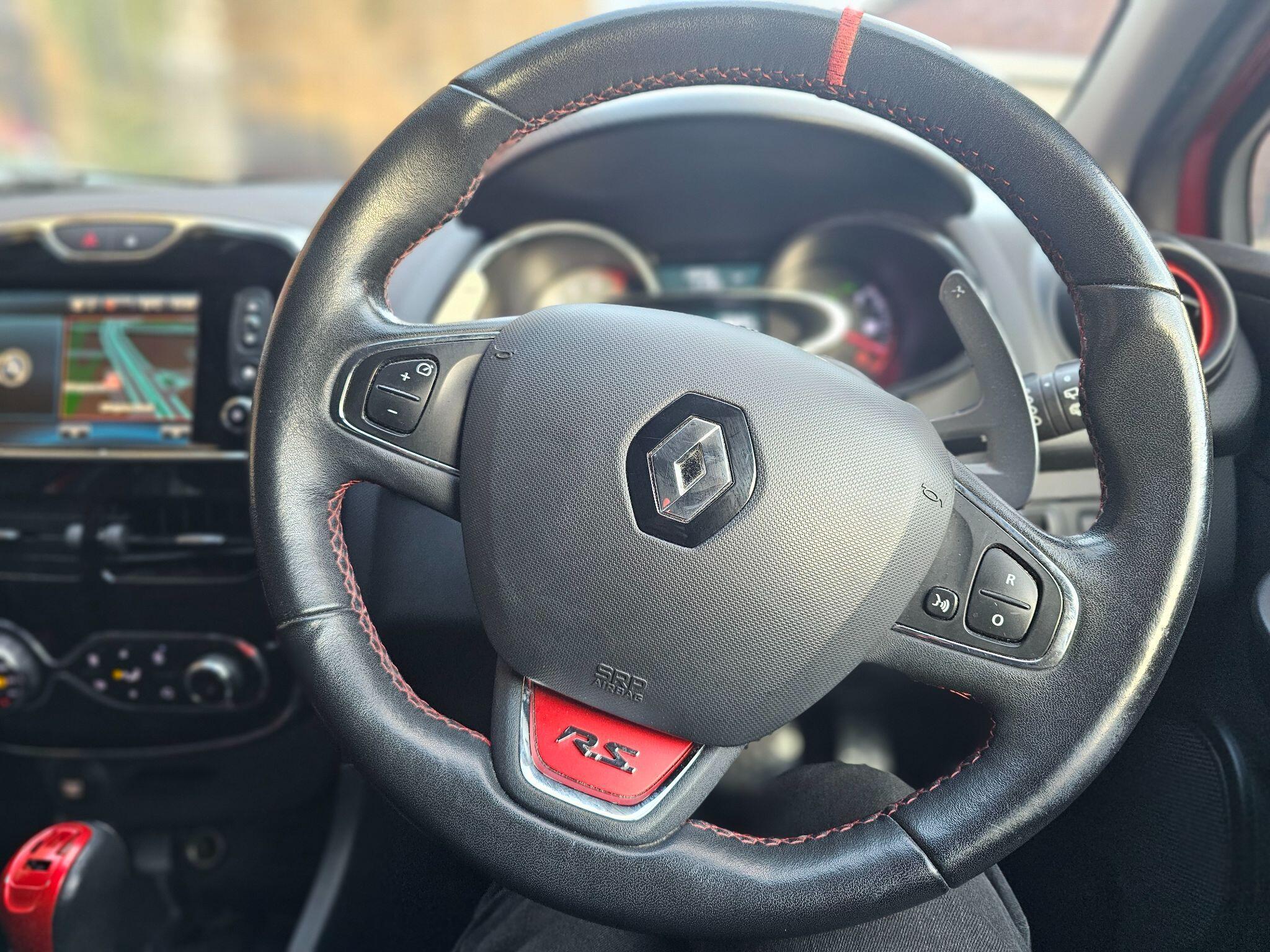 Renault Clio - Image 22