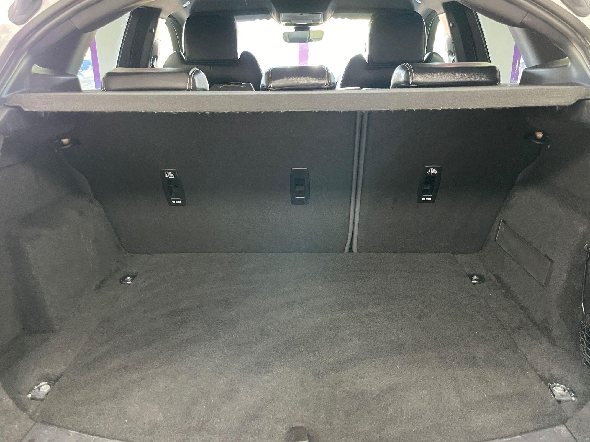 Jaguar E-Pace - Image 17