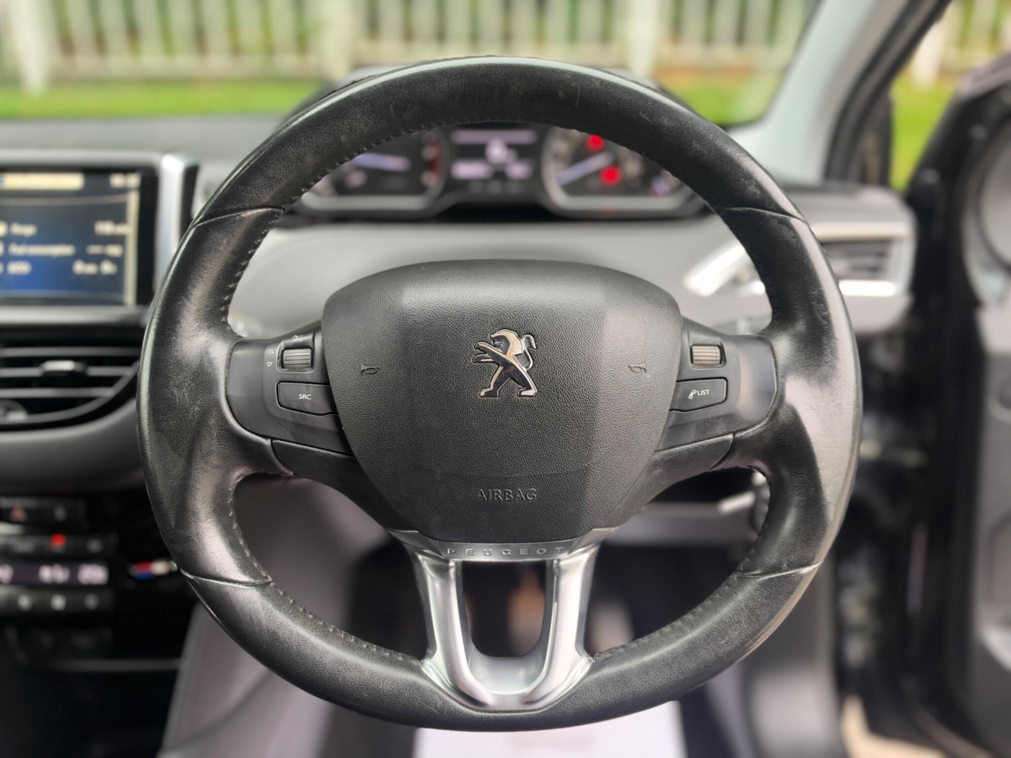 Peugeot 208 - Image 18