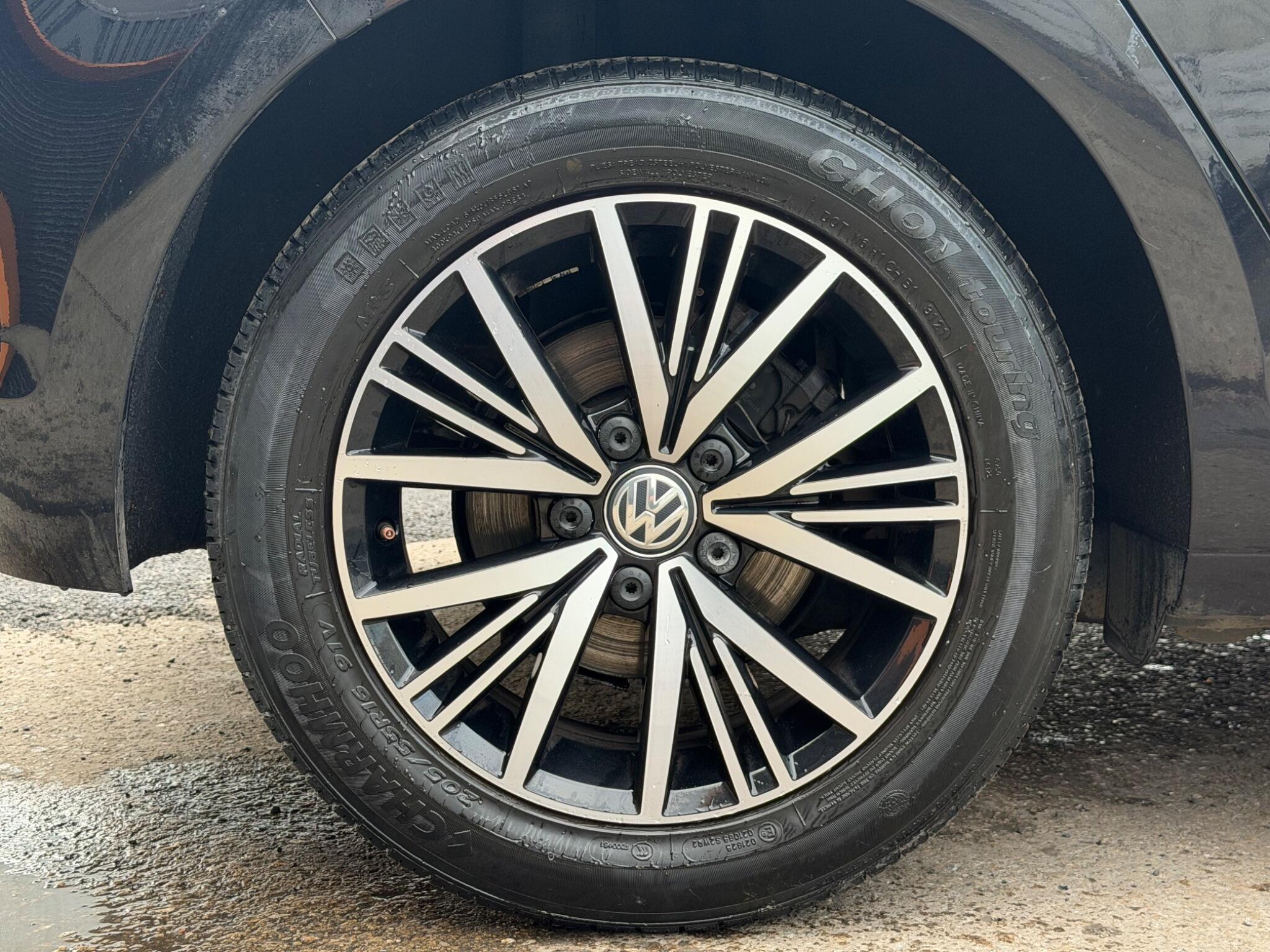 Volkswagen Golf - Image 9