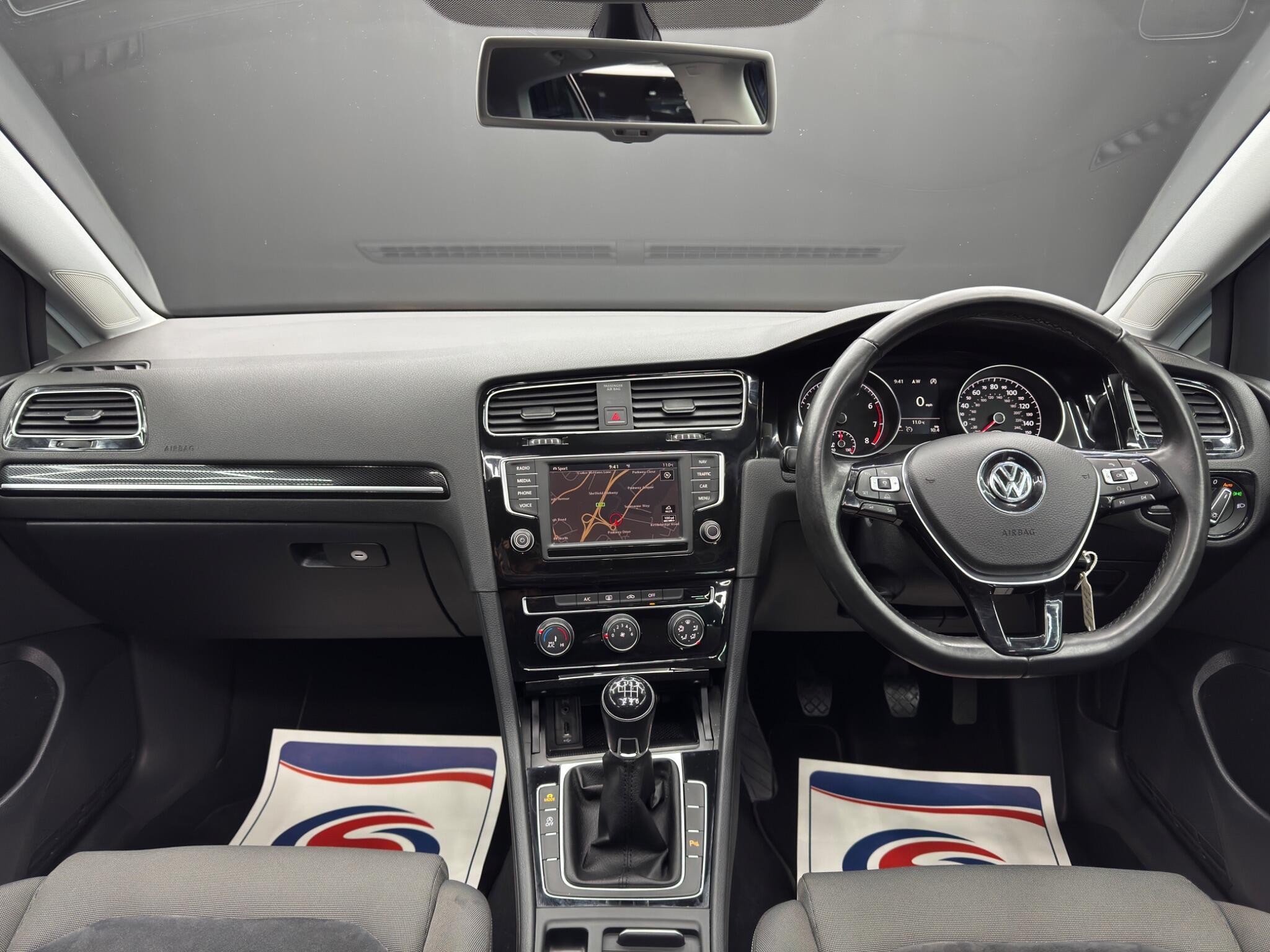 Volkswagen Golf - Image 10