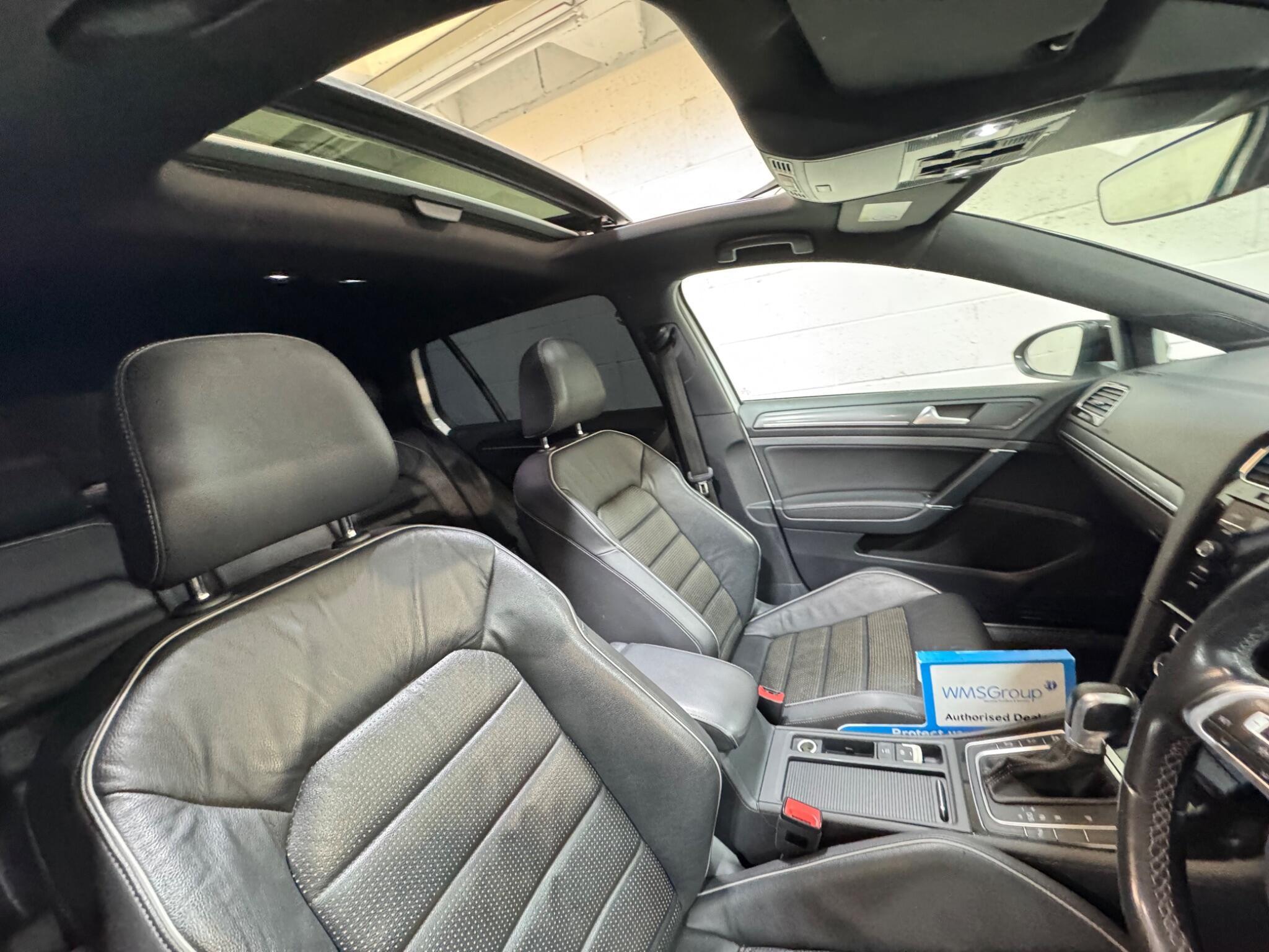 Volkswagen Golf - Image 13