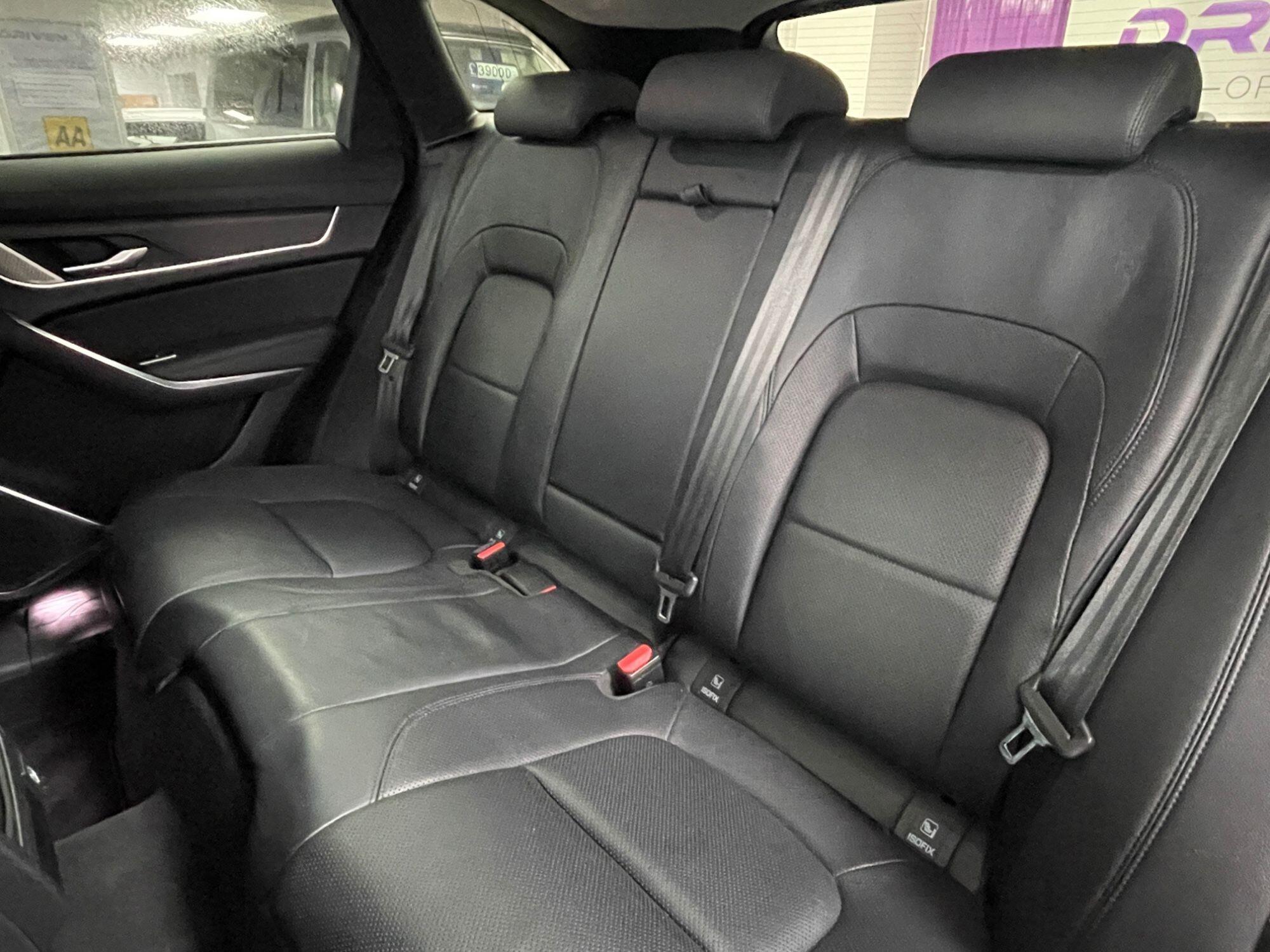 Jaguar F-Pace - Image 31