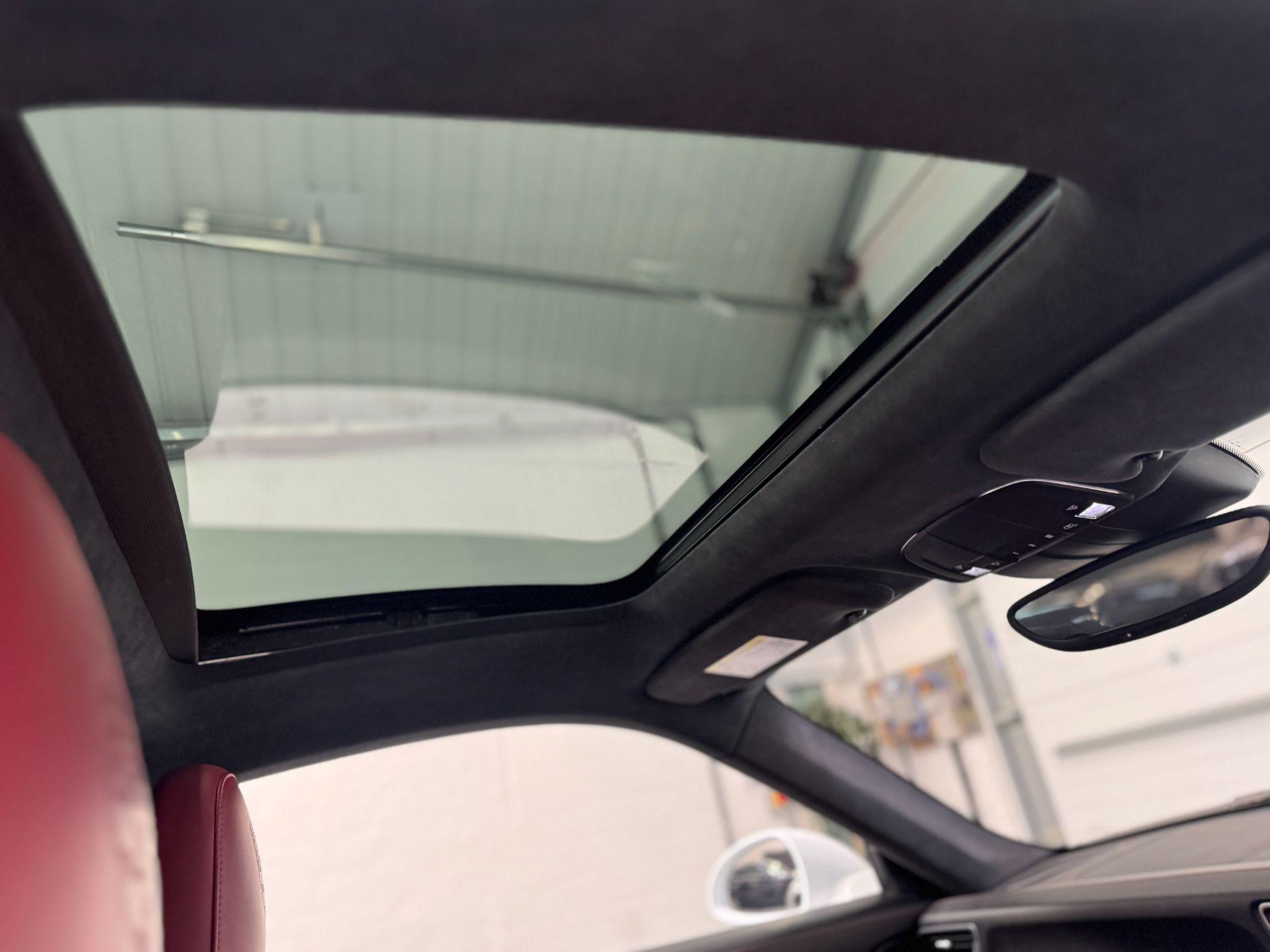 Porsche 911 - Image 50