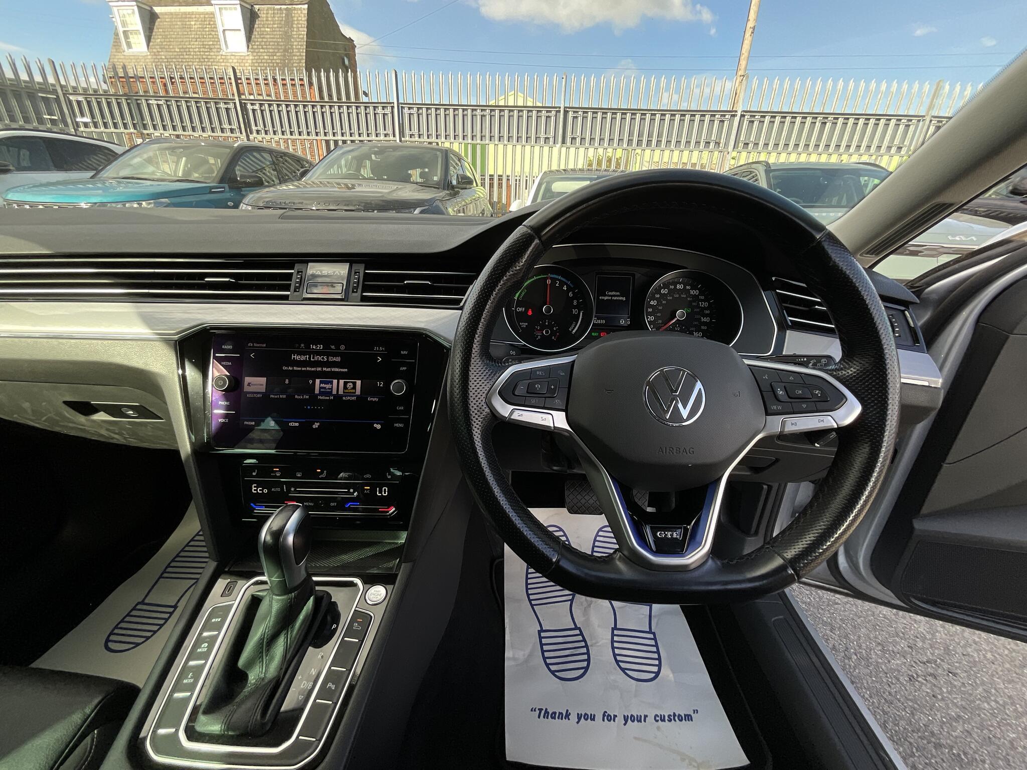 Volkswagen Passat - Image 19