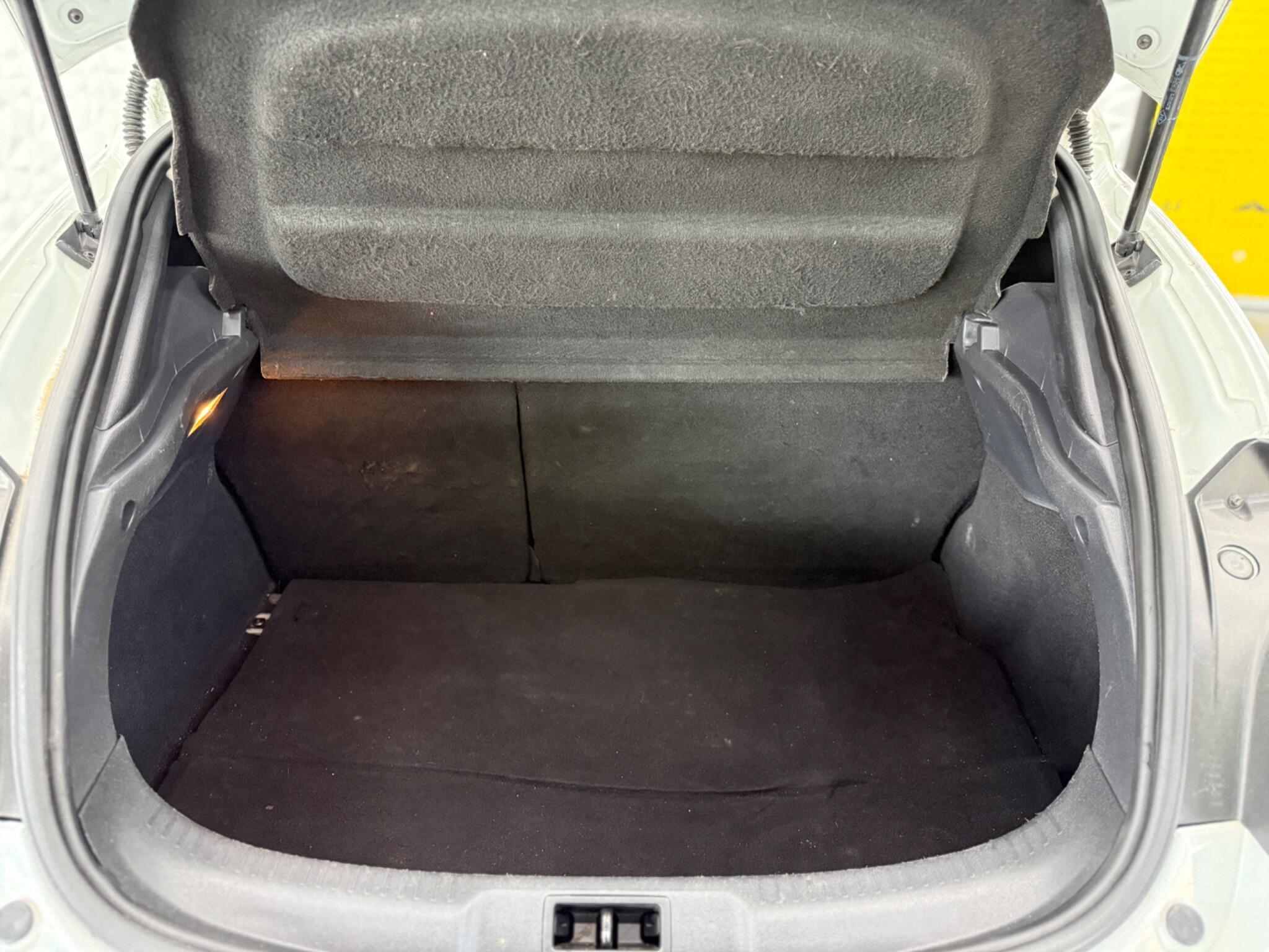 Renault Megane - Image 21
