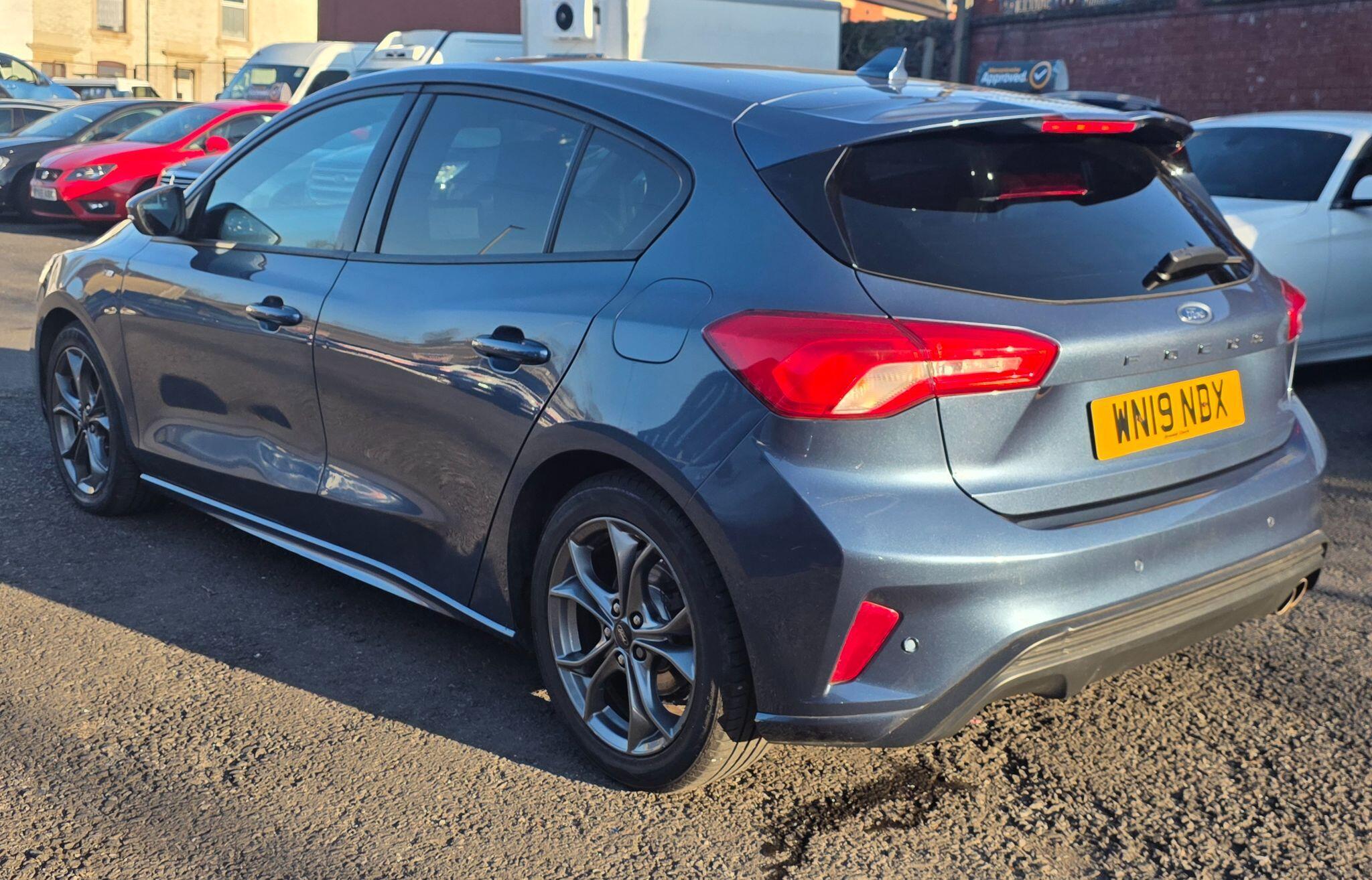 Ford Focus - Image 5