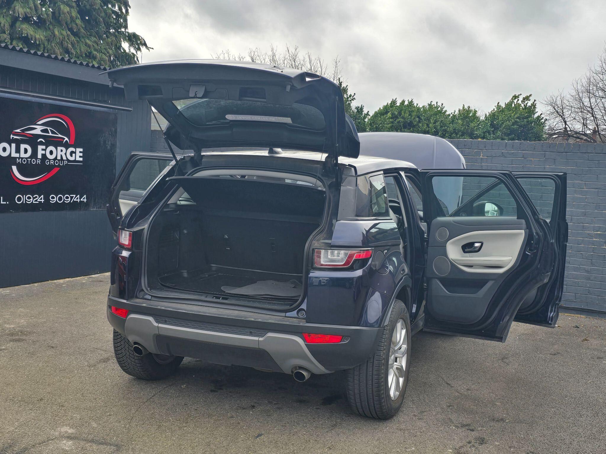 Land Rover Range Rover Evoque - Image 12