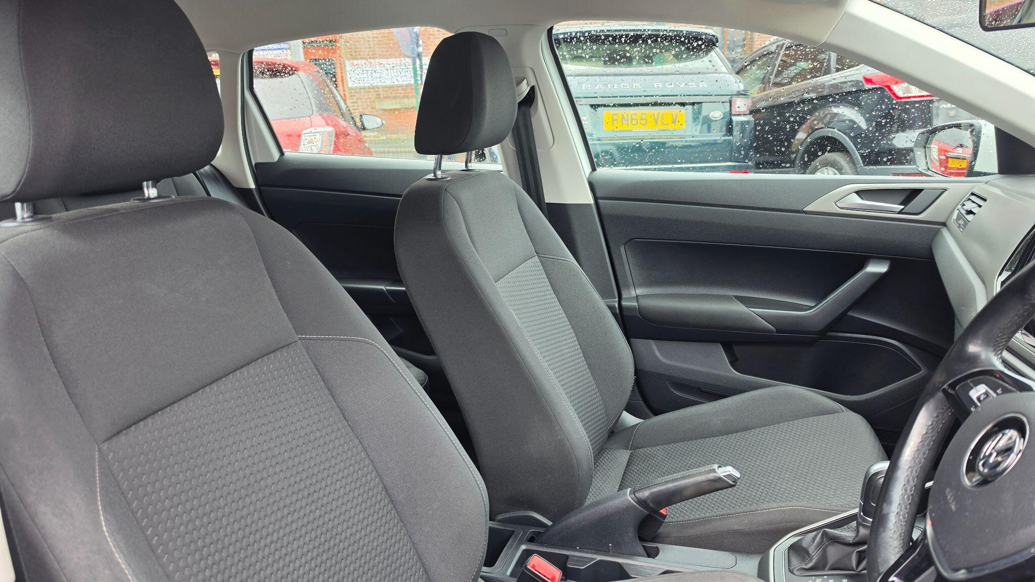 Volkswagen Polo - Image 12