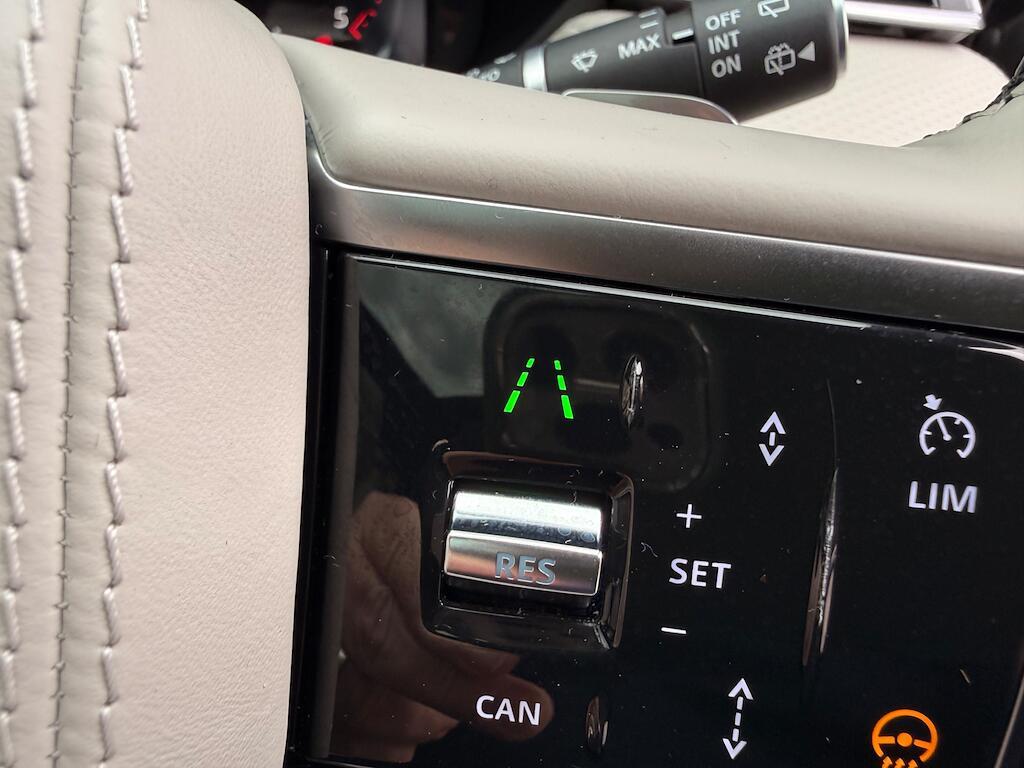 Land Rover Range Rover Velar - Image 48