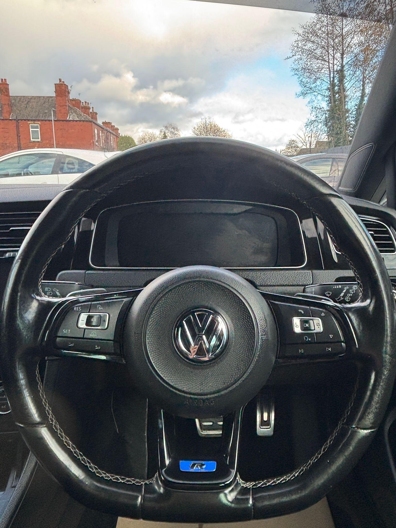 Volkswagen Golf - Image 45