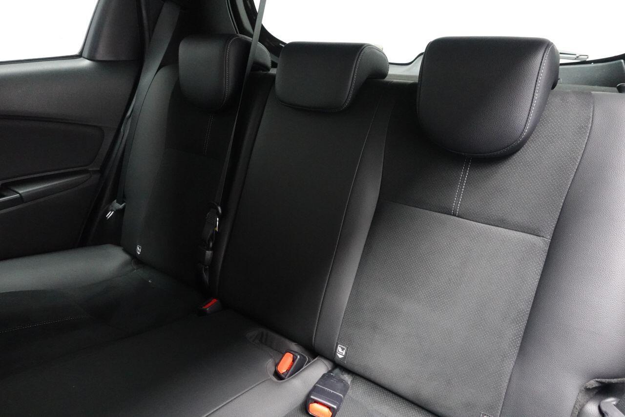 Toyota Yaris - Image 31