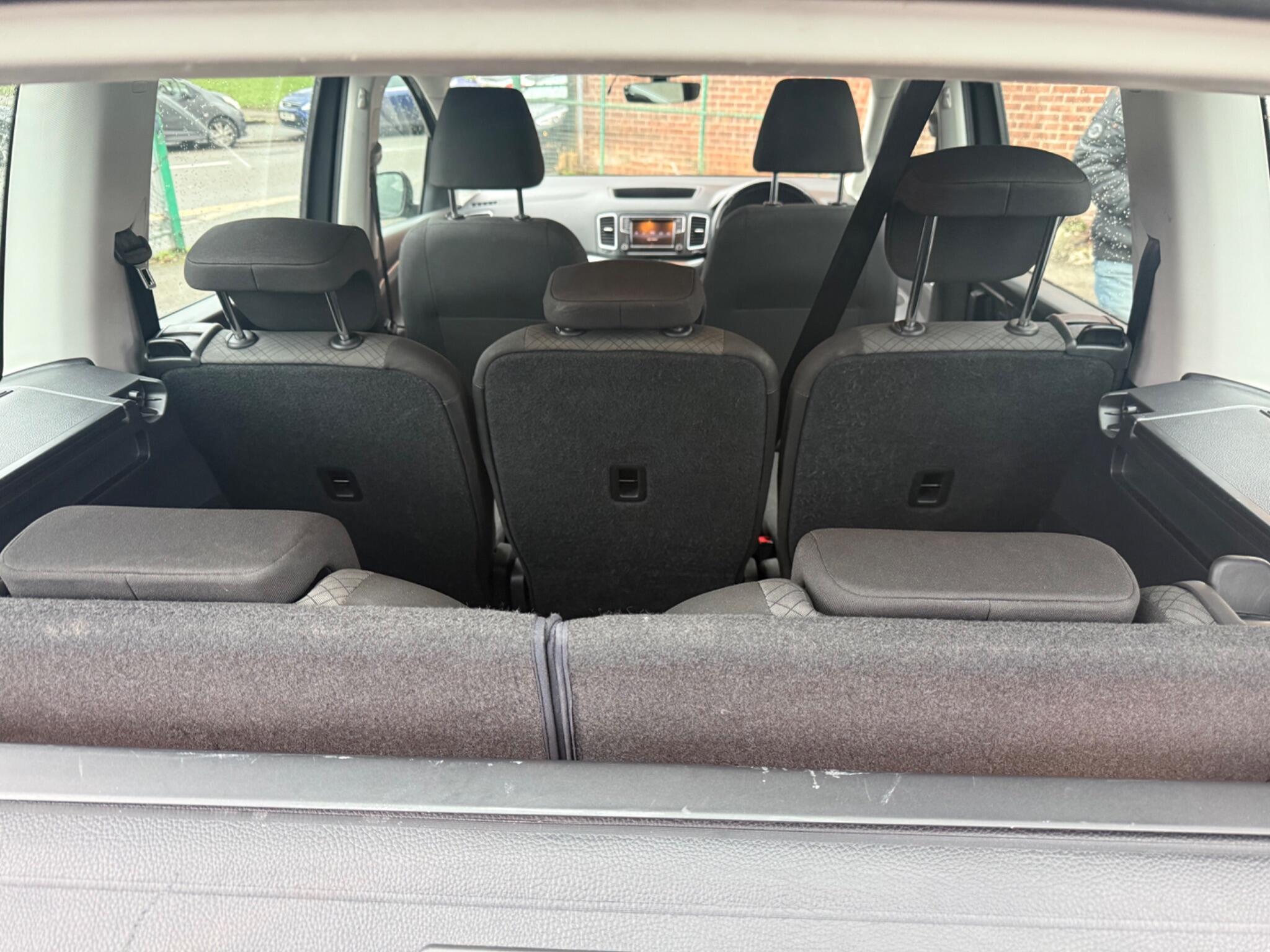 Volkswagen Sharan - Image 24