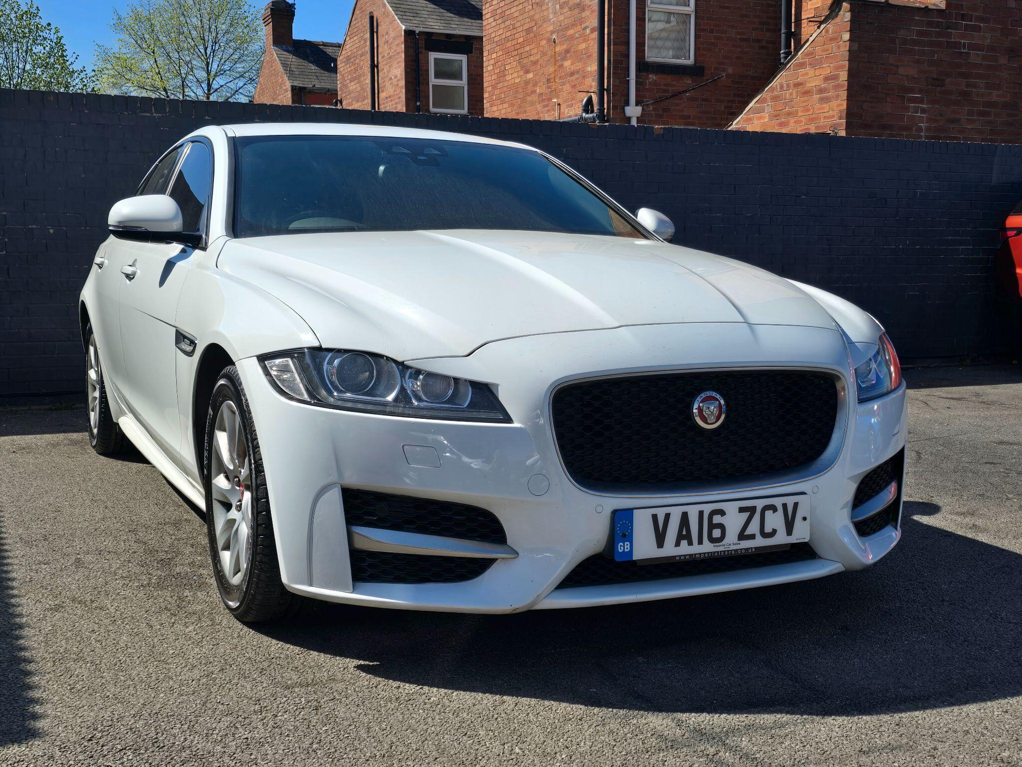 Jaguar XF - Image 15