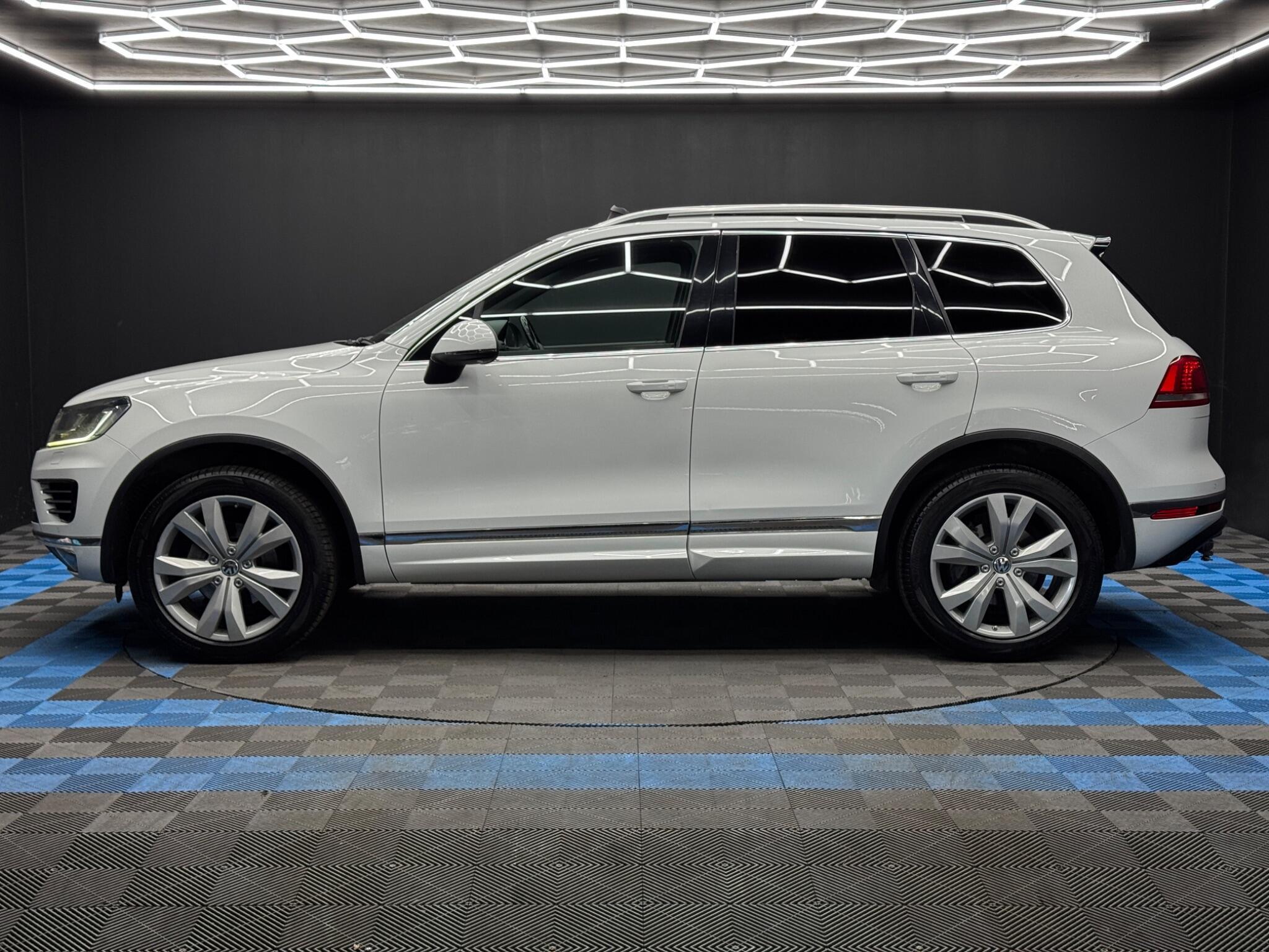 Volkswagen Touareg - Image 8