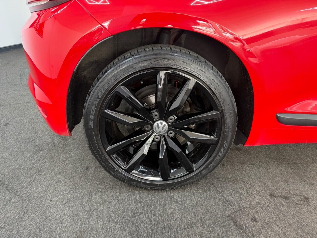 Volkswagen Scirocco - Image 12