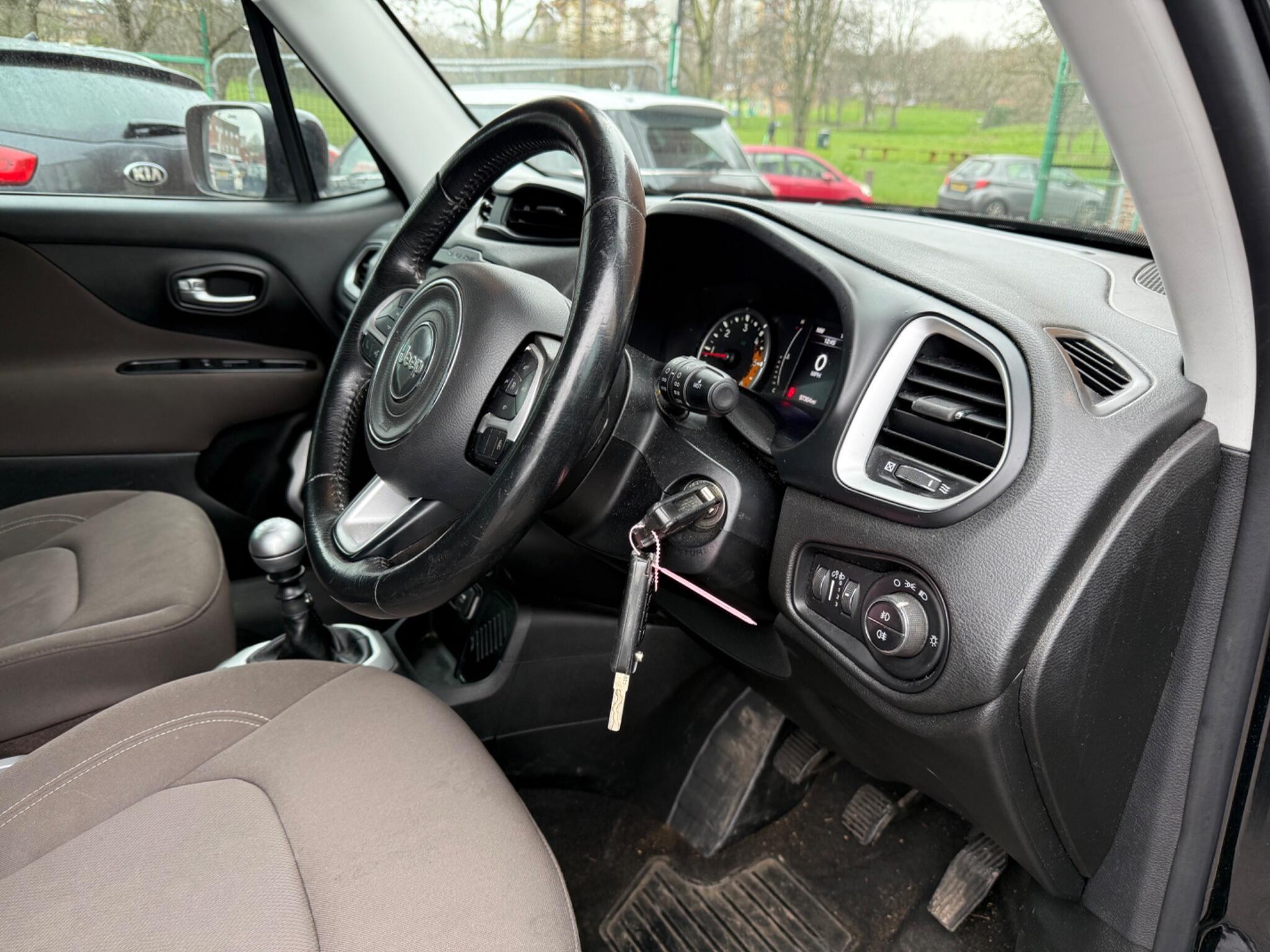 Jeep Renegade - Image 16