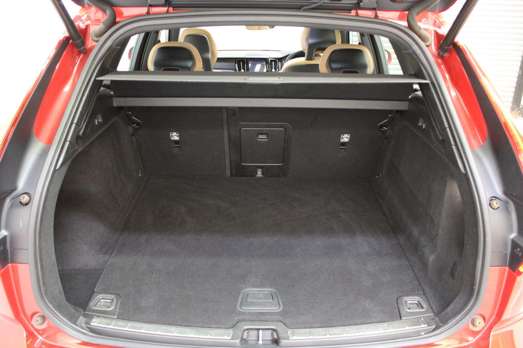 Volvo XC60 - Image 13