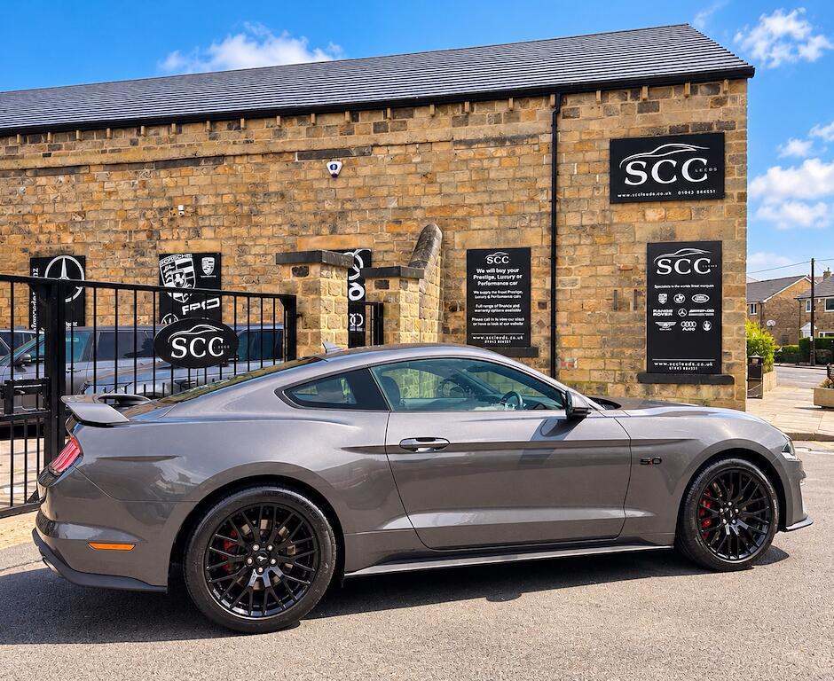 Ford Mustang - Image 10