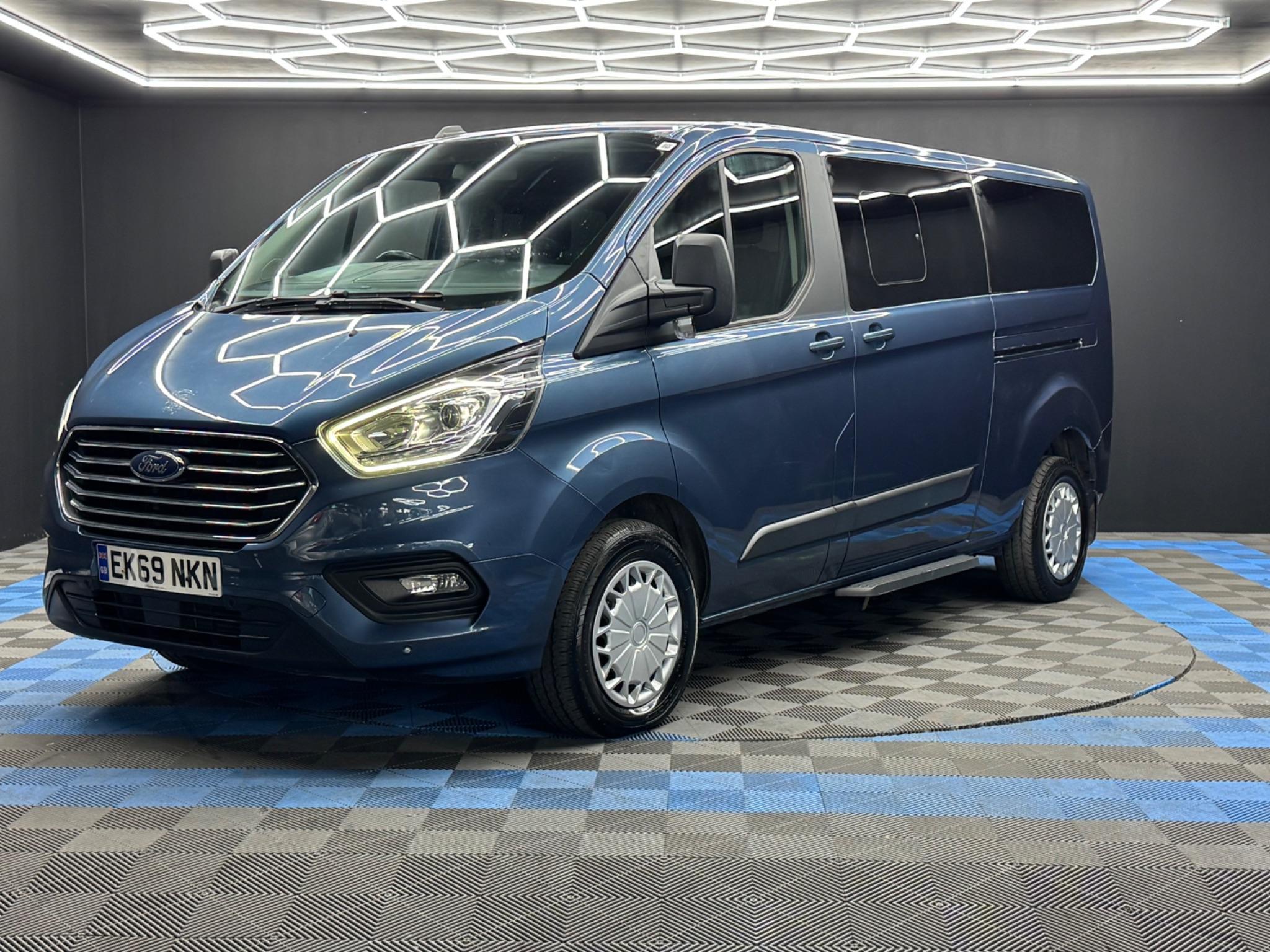 Ford TOURNEO CUSTOM - Image 3