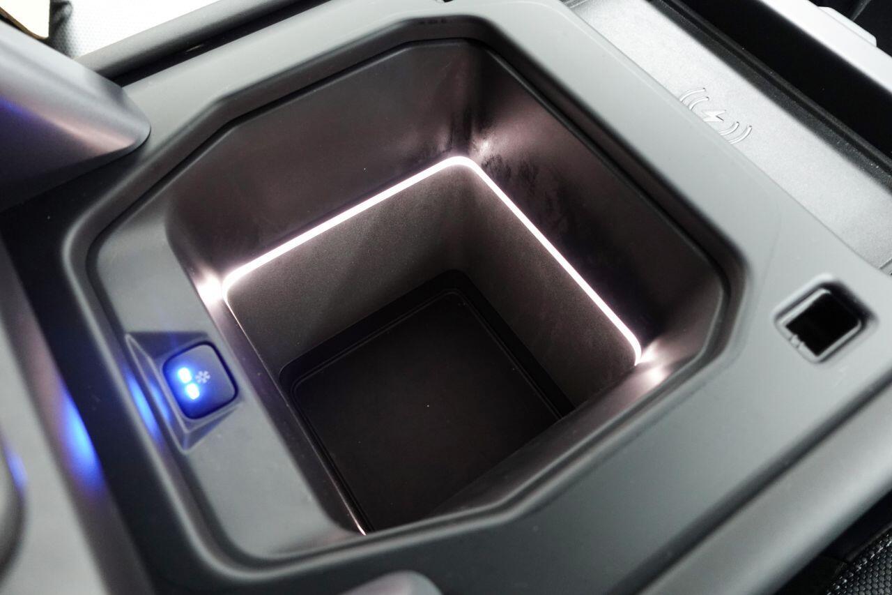 Land Rover Defender 110 - Image 80