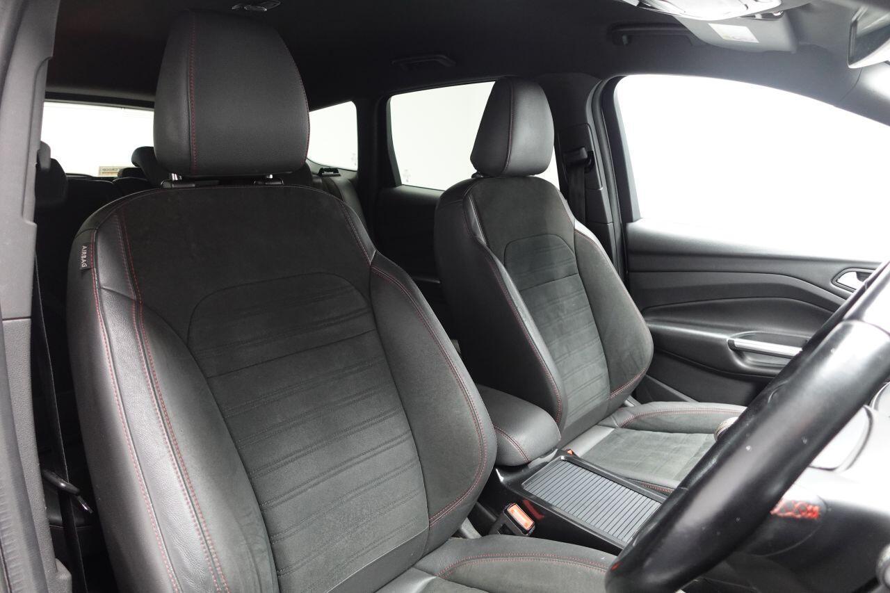 Ford Kuga - Image 24