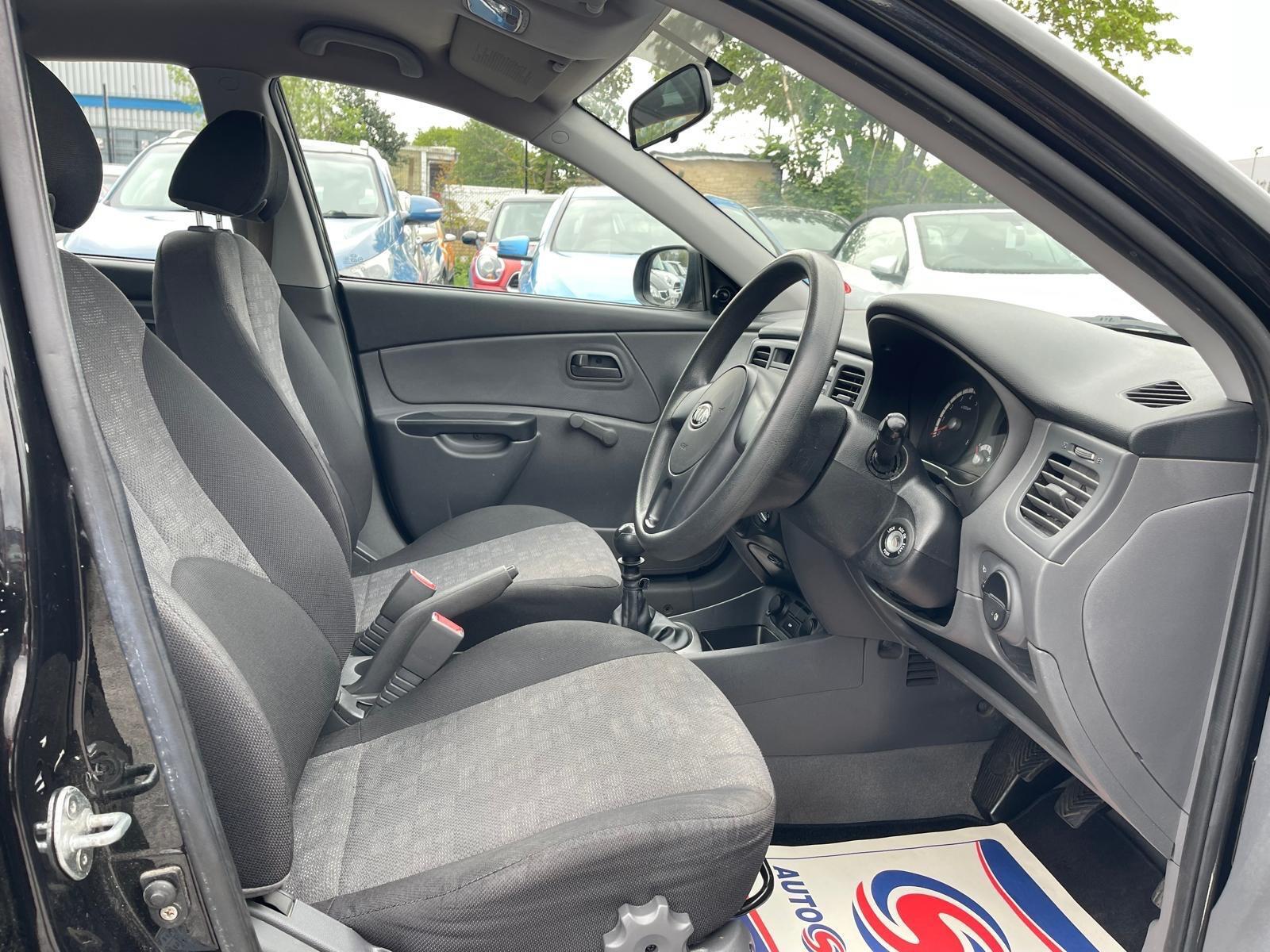 Kia Rio - Image 12