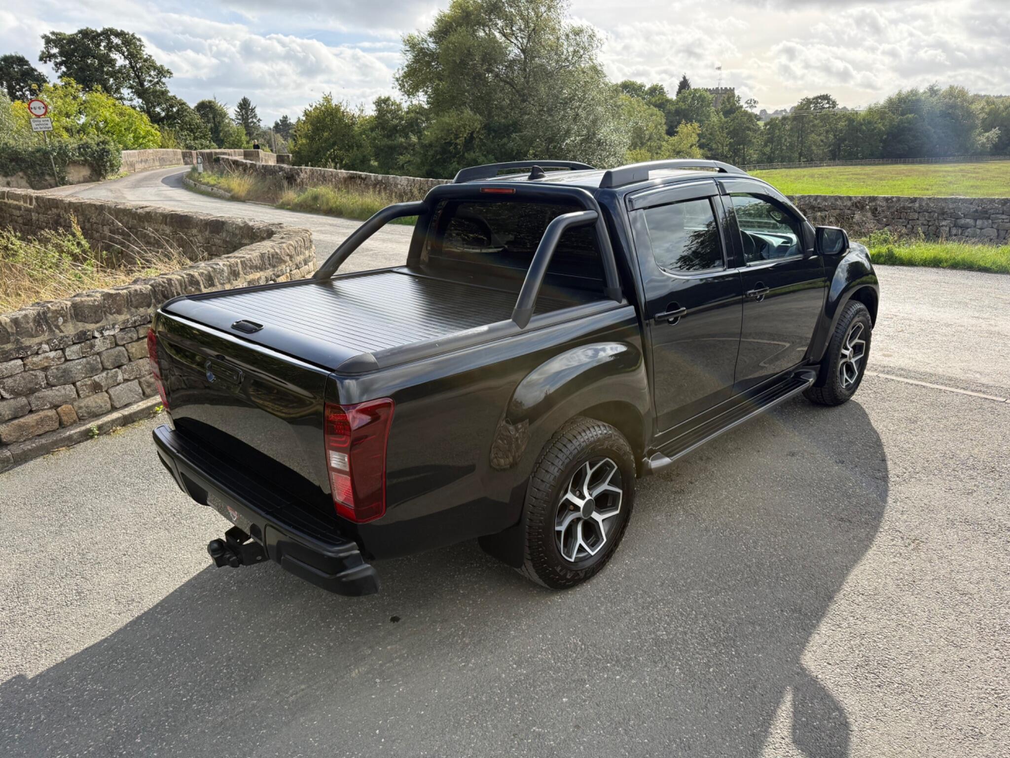 Isuzu D-MAX - Image 12
