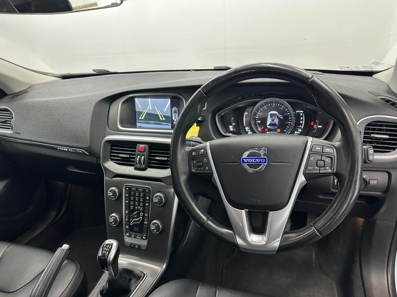 Volvo V40 CROSS COUNTRY - Image 18