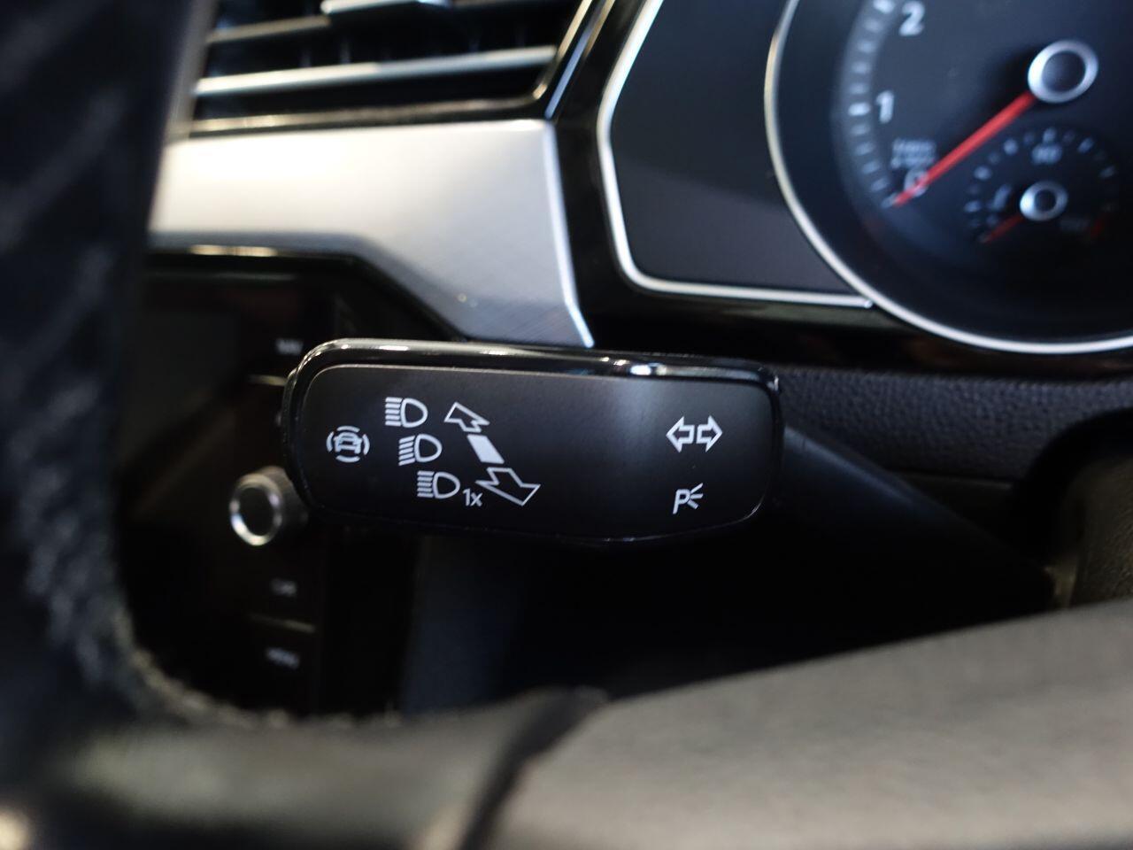 Volkswagen Passat - Image 21