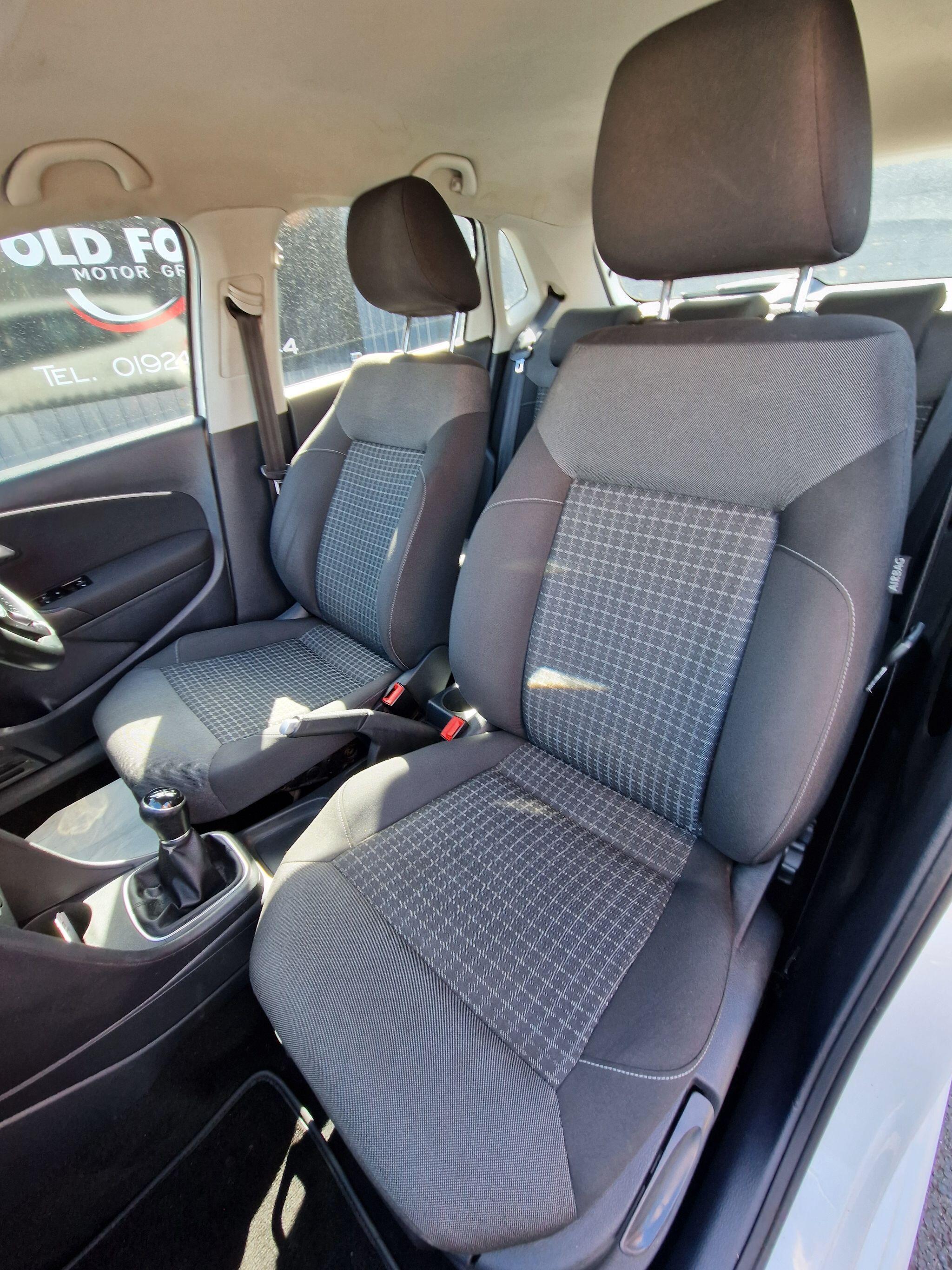 Volkswagen Polo - Image 36