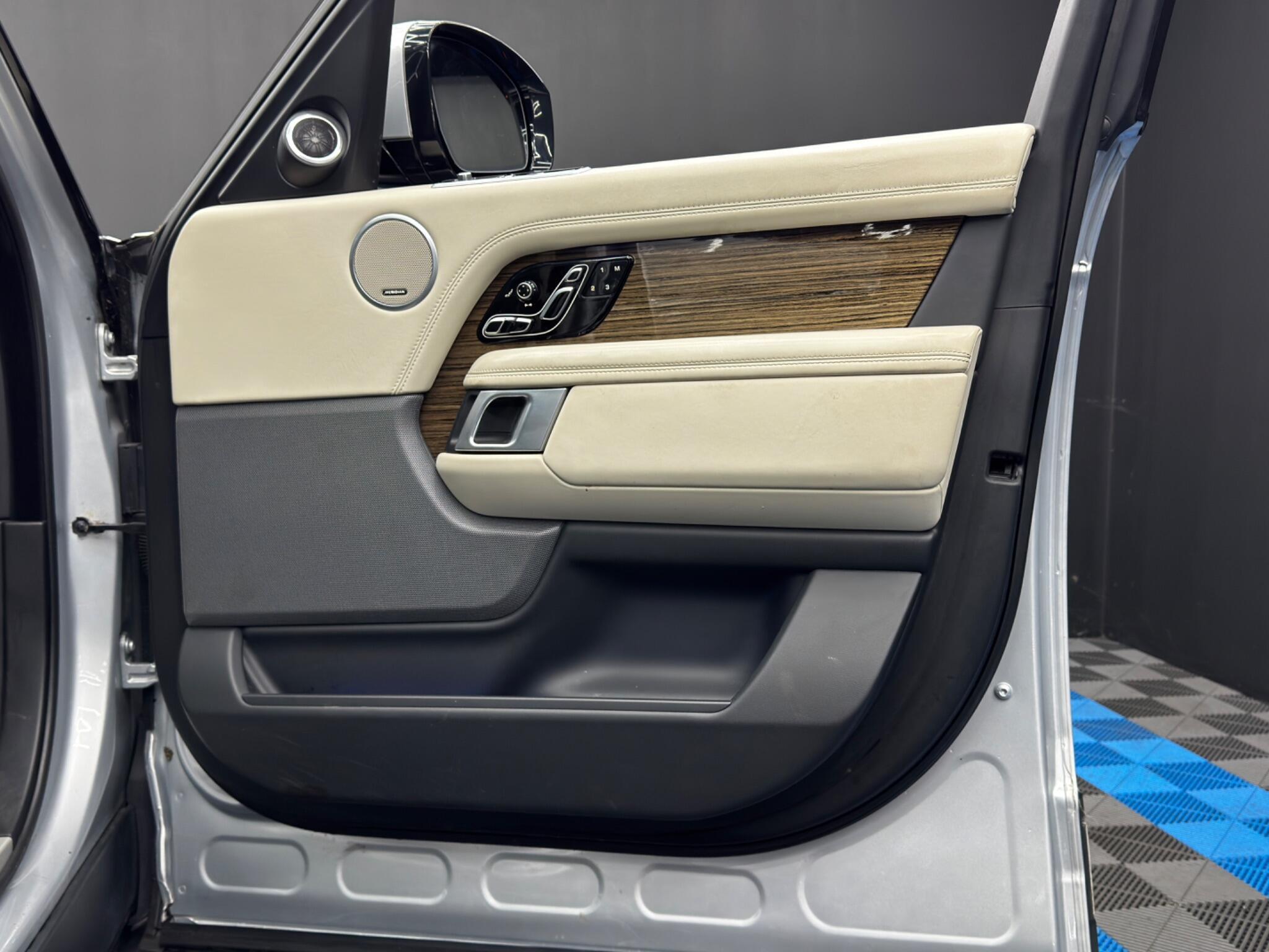 Land Rover Range Rover - Image 33