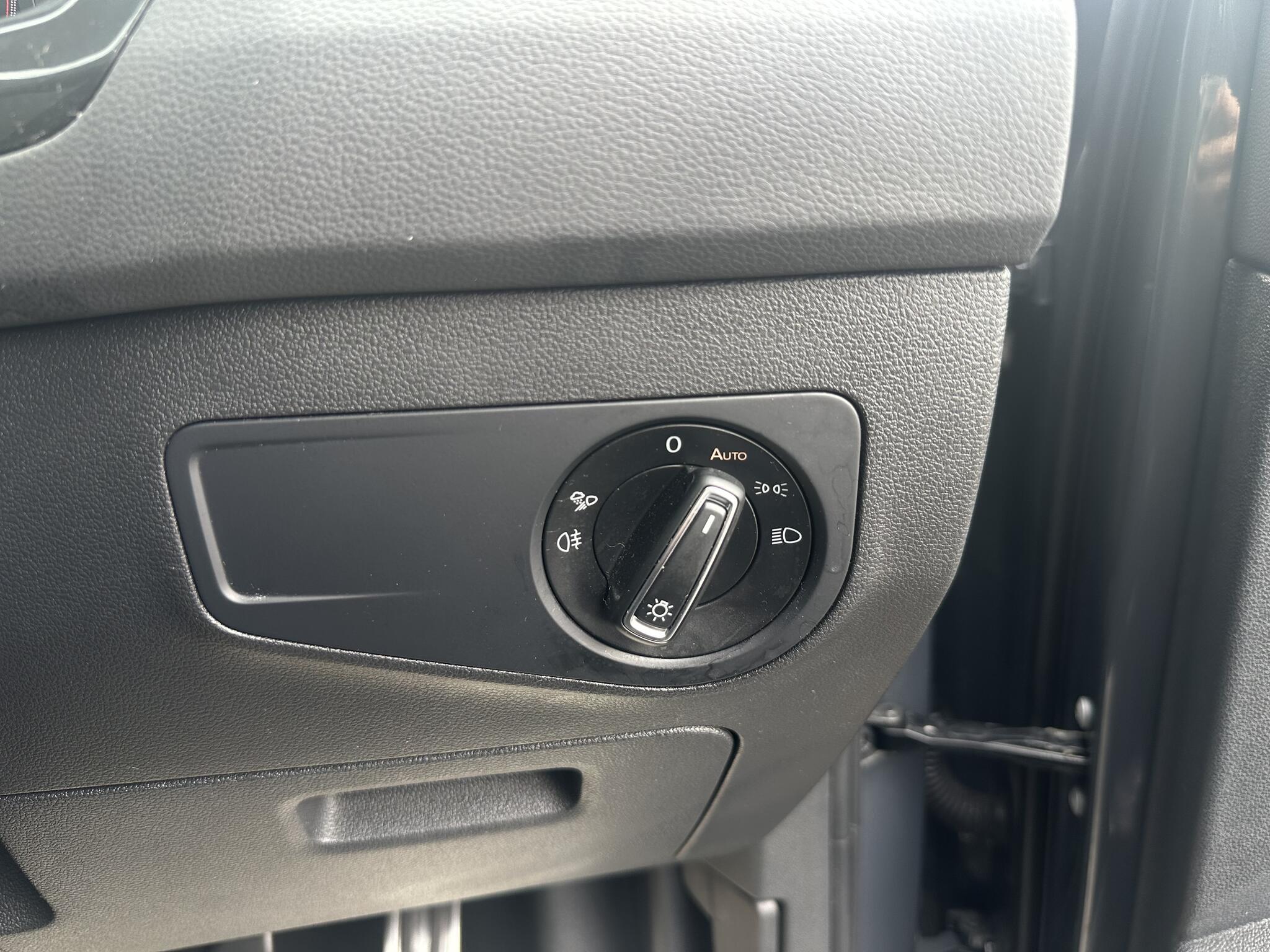 Volkswagen Tiguan - Image 10