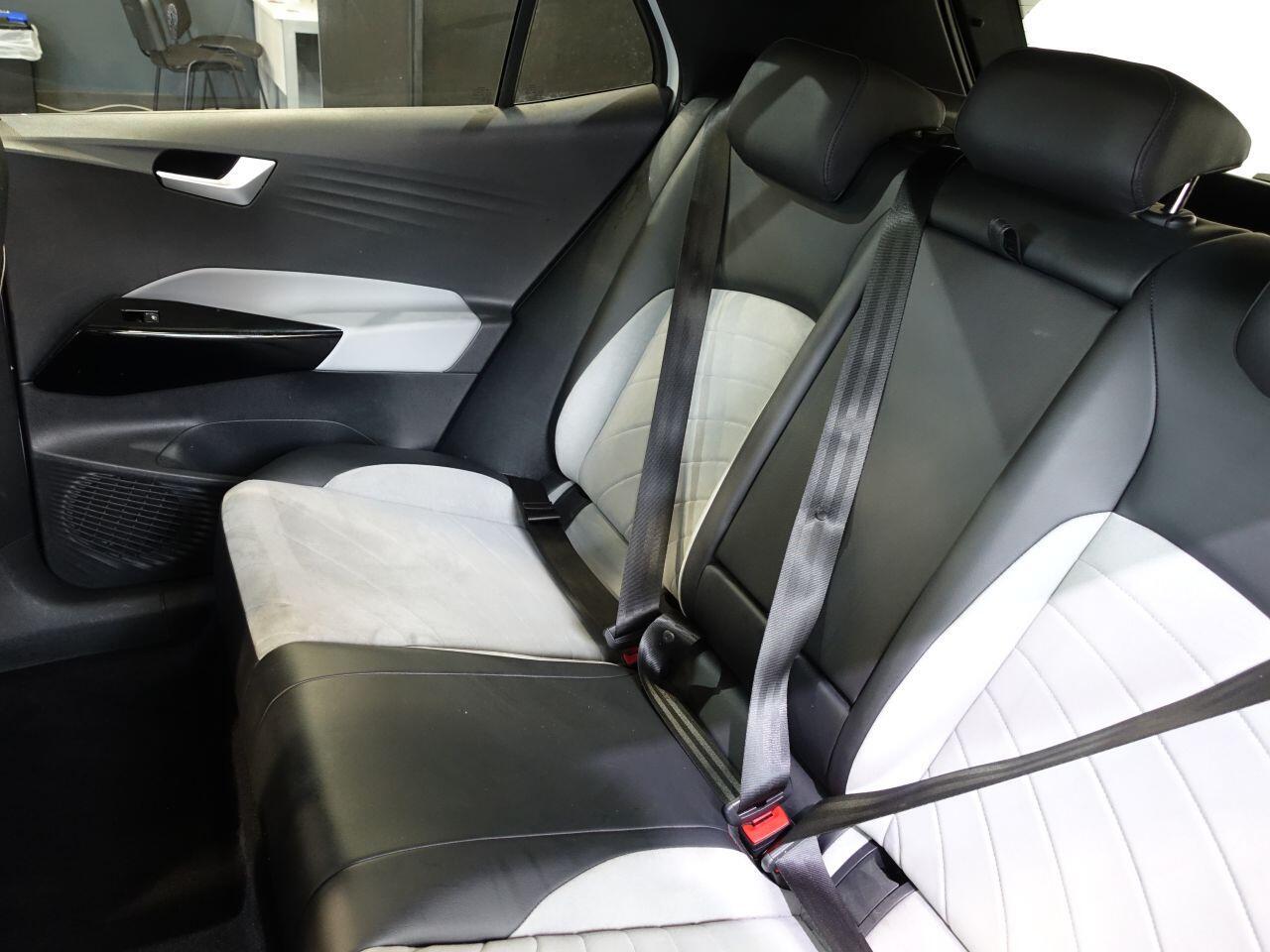 Volkswagen ID.3 - Image 24